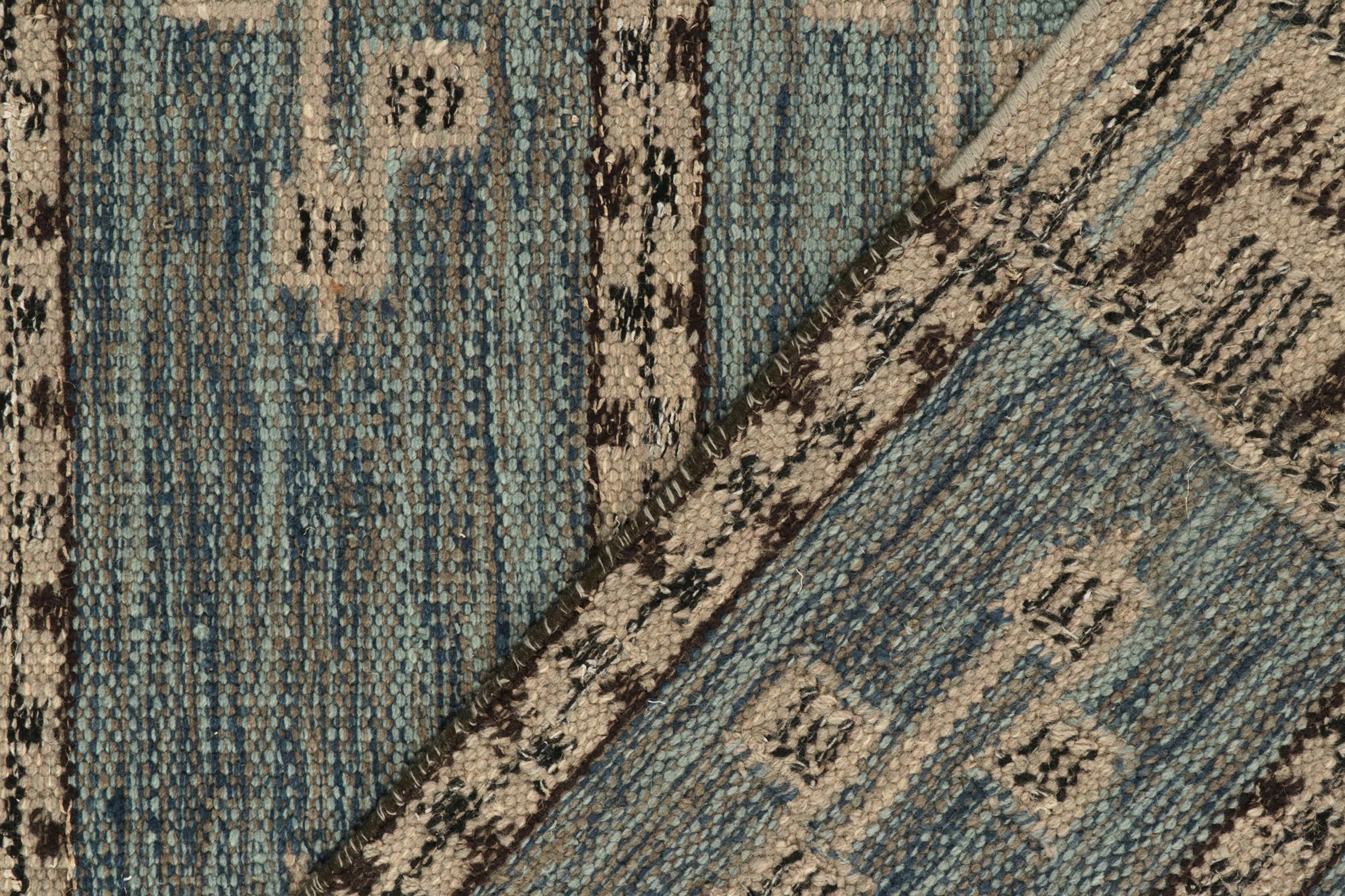 Alfombra Kilim a medida de estilo escandinavo de Rug & Kilim en azul, beige y marrón en Nuevo estado para la venta en Long Island City, NY