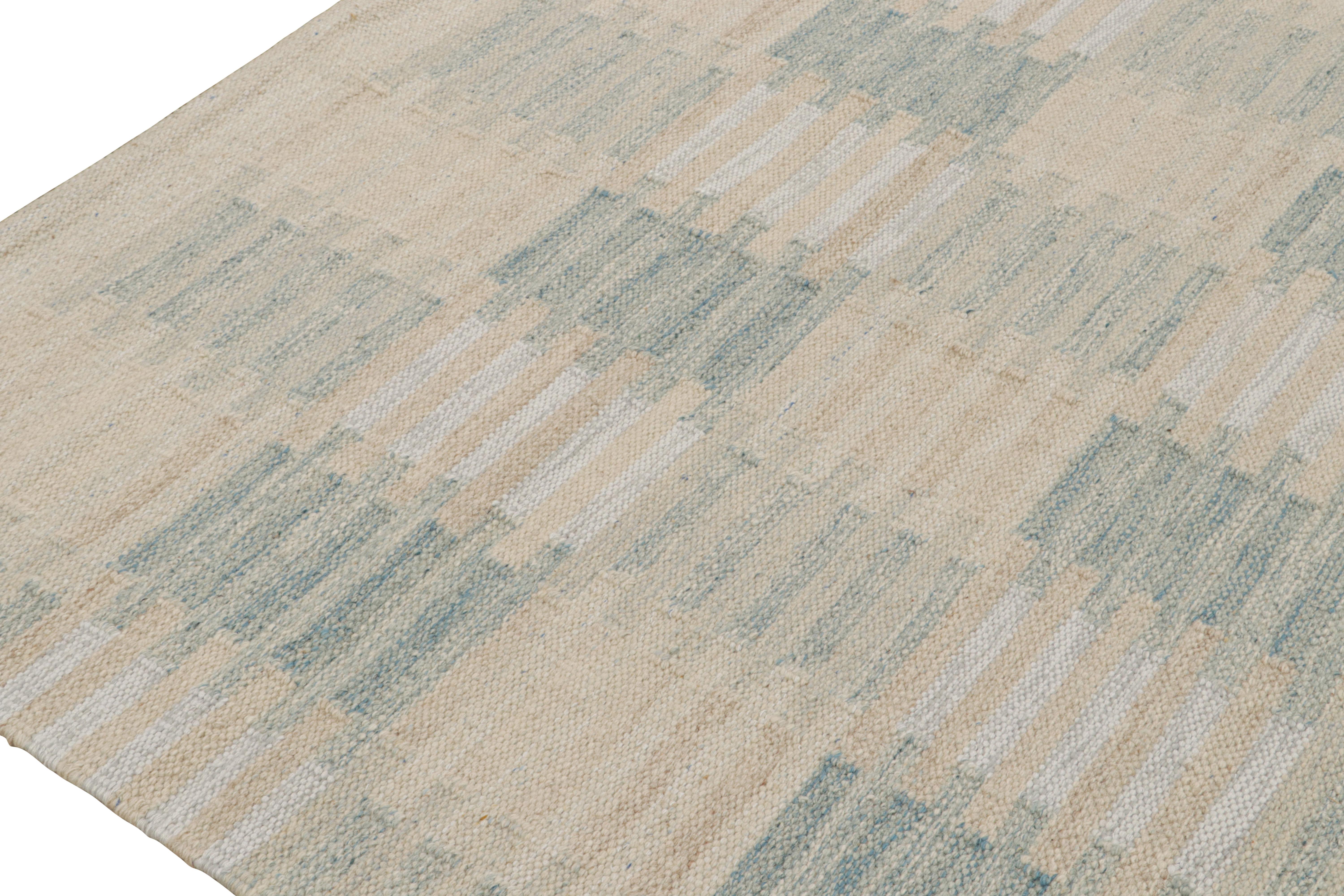 Alfombra Kilim a medida de estilo escandinavo de Rug & Kilim con motivos azules y beige Tejido a mano en venta