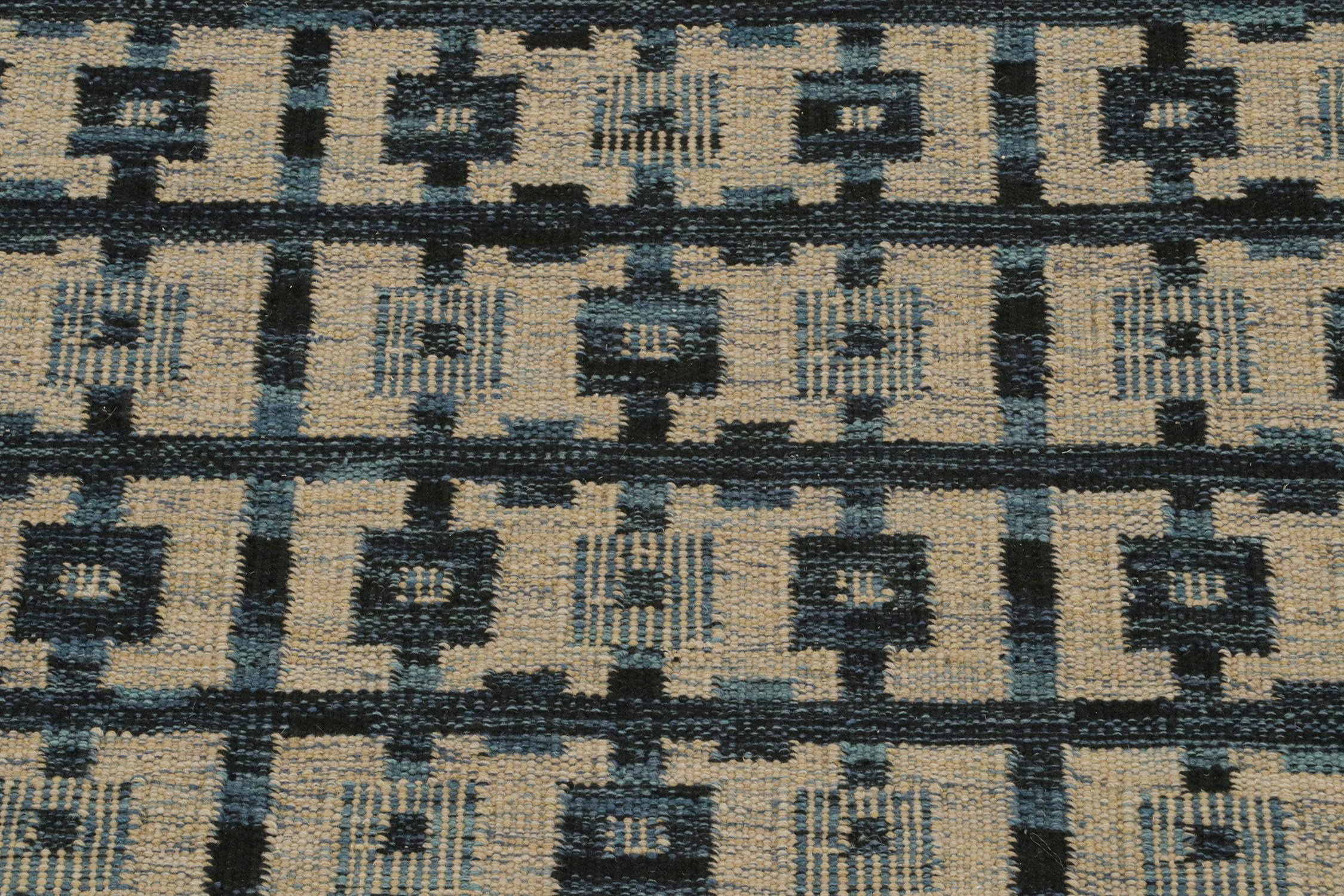 Rug & Kilim’s Scandinavian Style Custom Kilim with Geometric Pattern In New Condition For Sale In Long Island City, NY