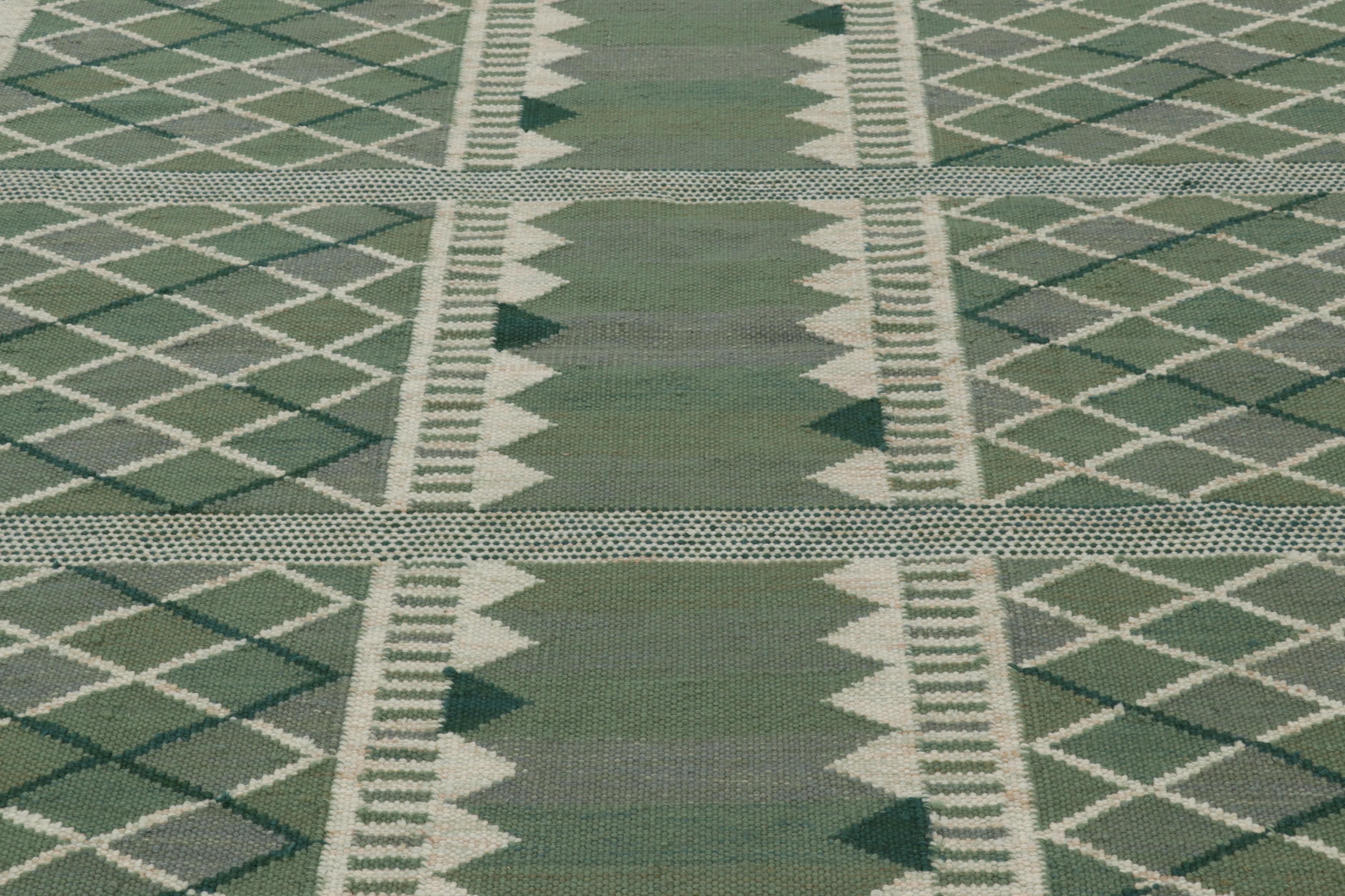 Fabriqué en laine nouée à la main, ce modèle de tapis 6x7 personnalisé est un nouvel ajout à la collection de tapis scandinaves de Rug & Kilim - une réimagination contemporaine du minimalisme suédois et des tapis et textiles vintage des traditions