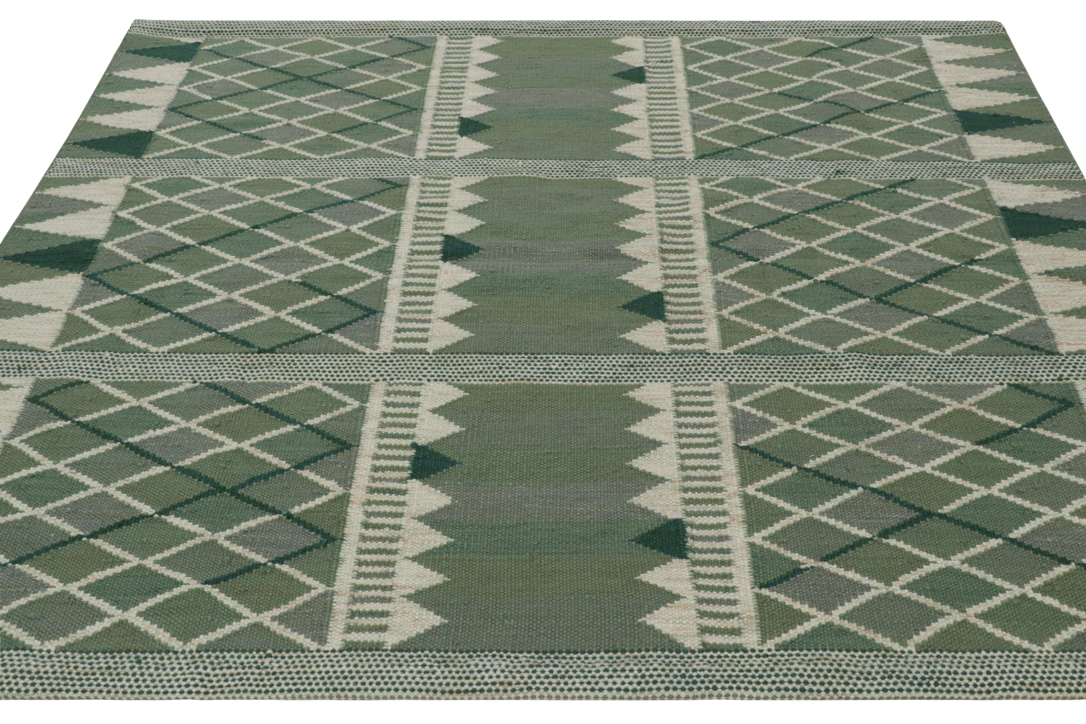 Tissé à la main Rug & Kilim's Scandinavian Style Custom Rug Design, Green with Geometric Pattern (tapis de style scandinave sur mesure, vert avec motif géométrique) en vente