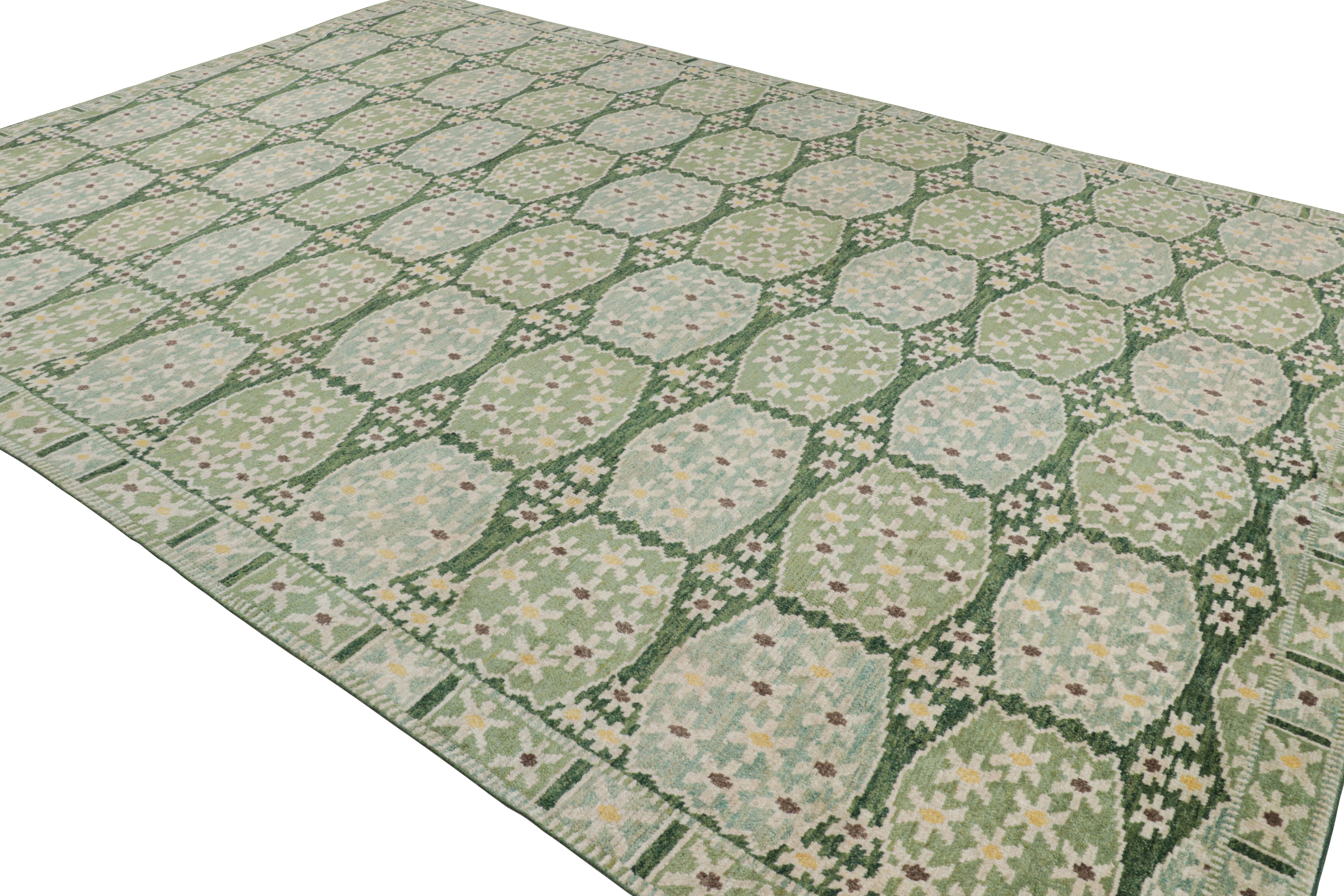 Annodato a mano Rug & Kilim: Tappeto personalizzato in stile scandinavo in verde con medaglioni in vendita
