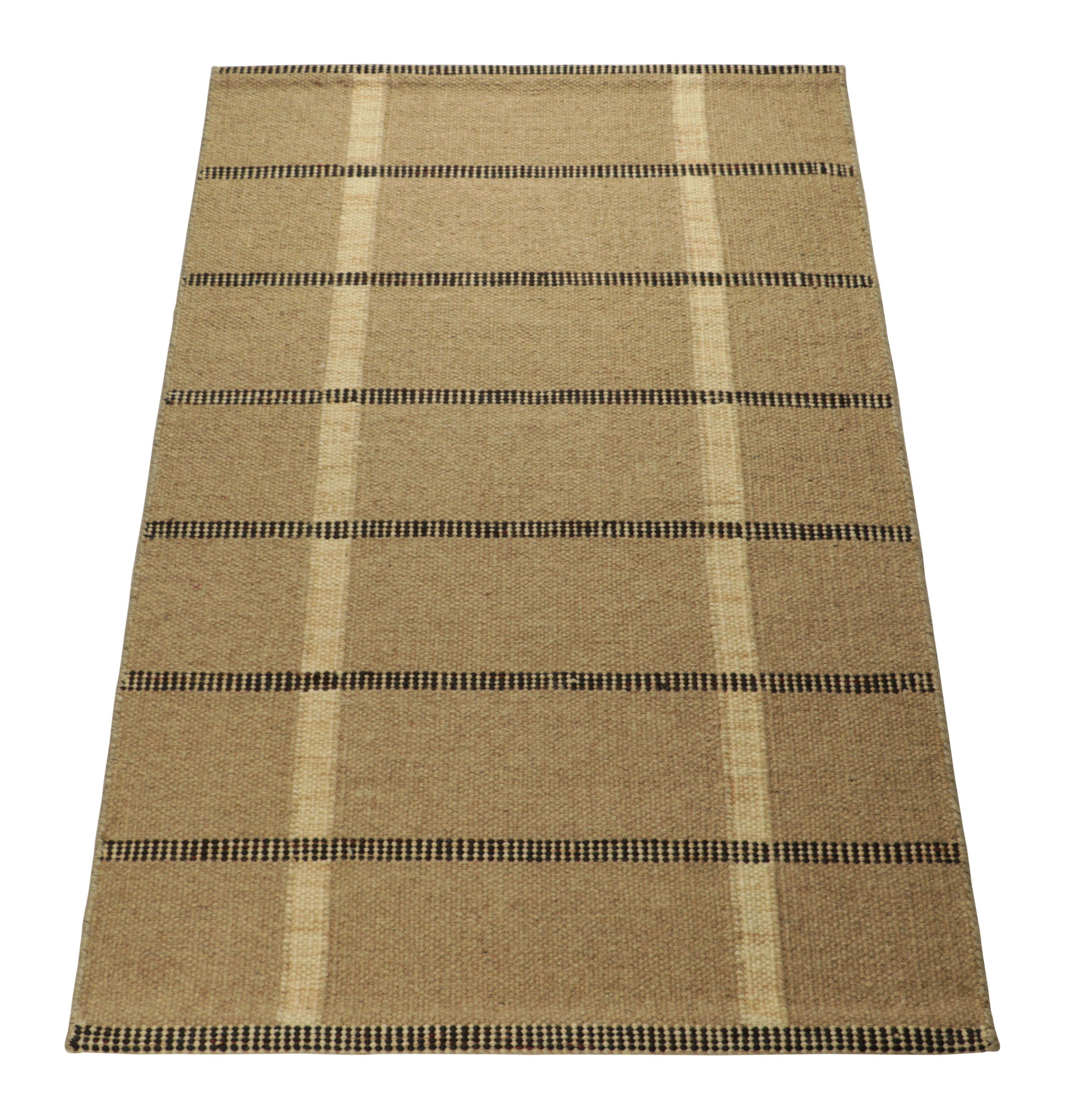 Indien Rug & Kilim's Scandinavian Style Custom Rug in Beige-Brown, with Stripes (tapis sur mesure de style scandinave en beige et brun, avec des rayures) en vente