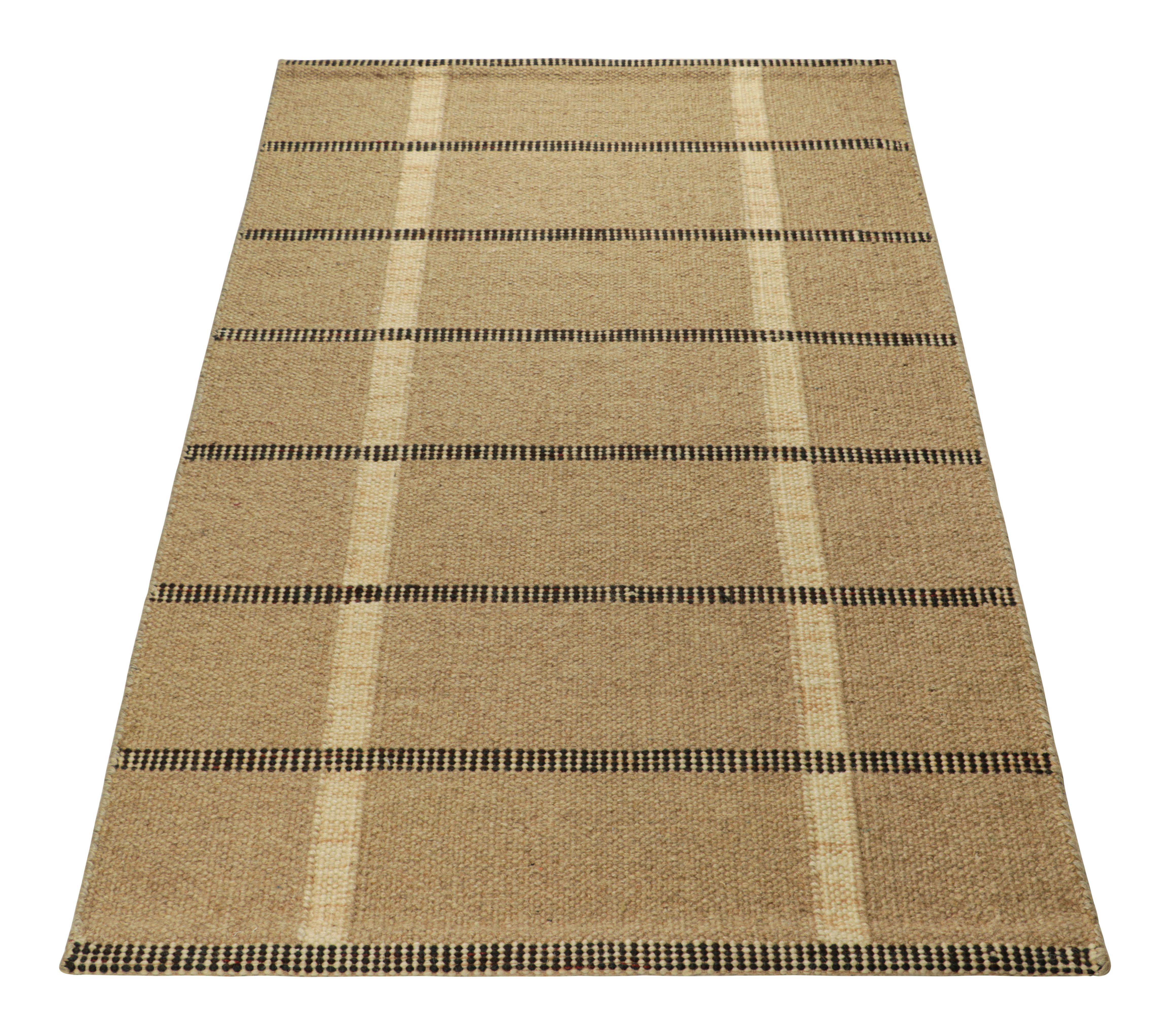 Annodato a mano Tappeto personalizzato in stile scandinavo di Rug & Kilim in beige-marrone con strisce in vendita