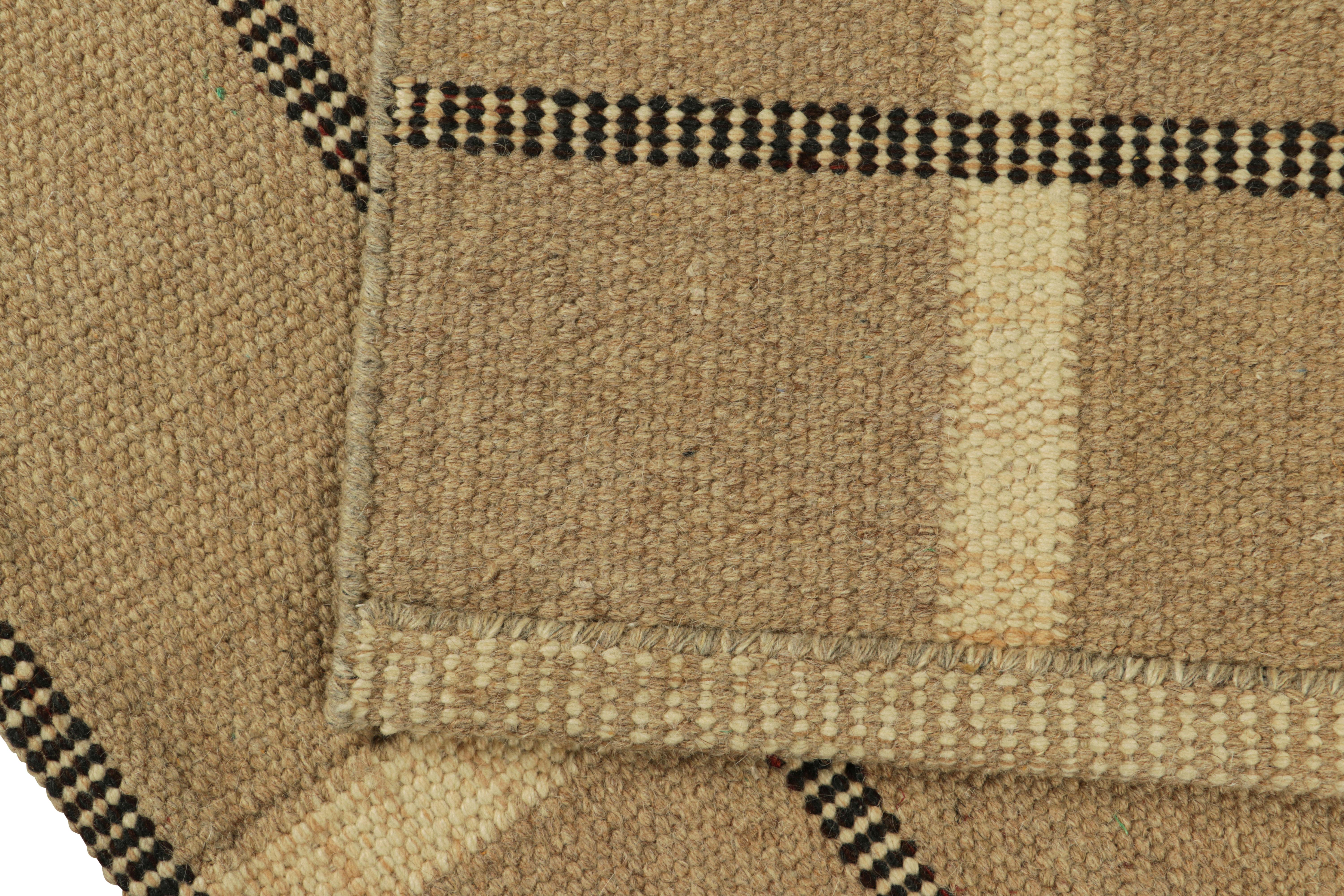 Lana Tappeto personalizzato in stile scandinavo di Rug & Kilim in beige-marrone con strisce in vendita