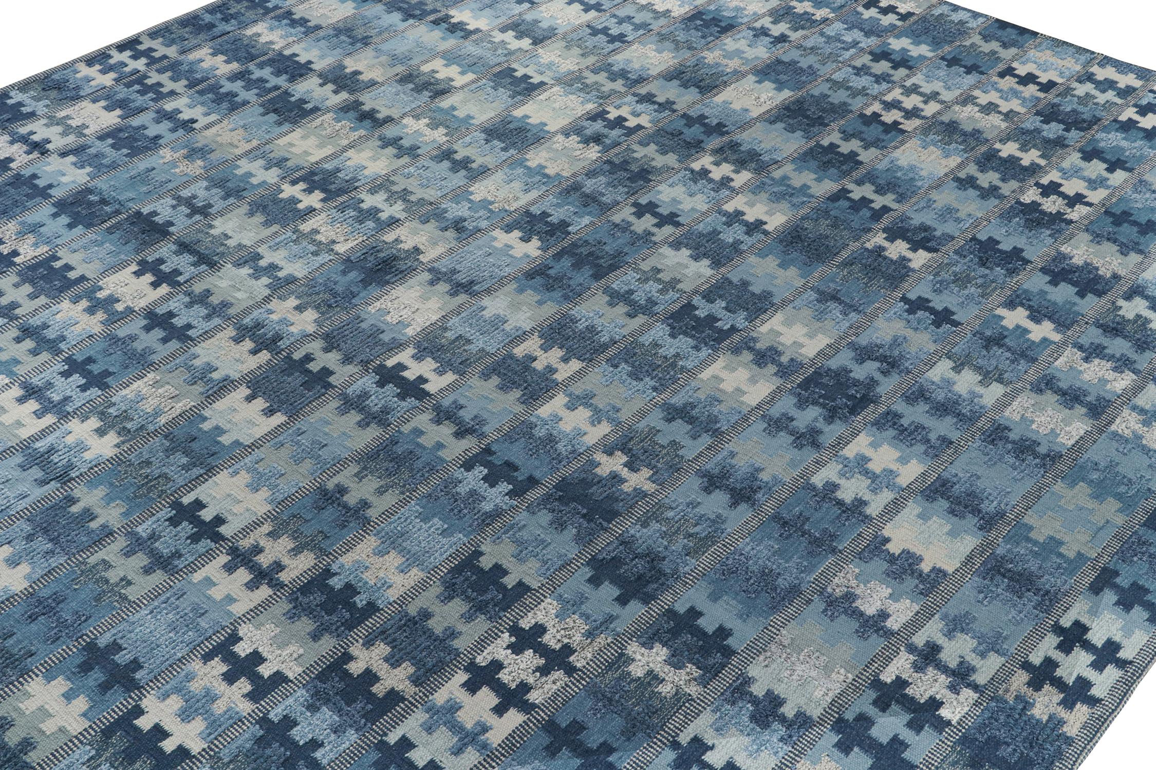 Indiano Tappeto personalizzato in stile scandinavo Rug & Kilim con motivo geometrico blu e argento in vendita