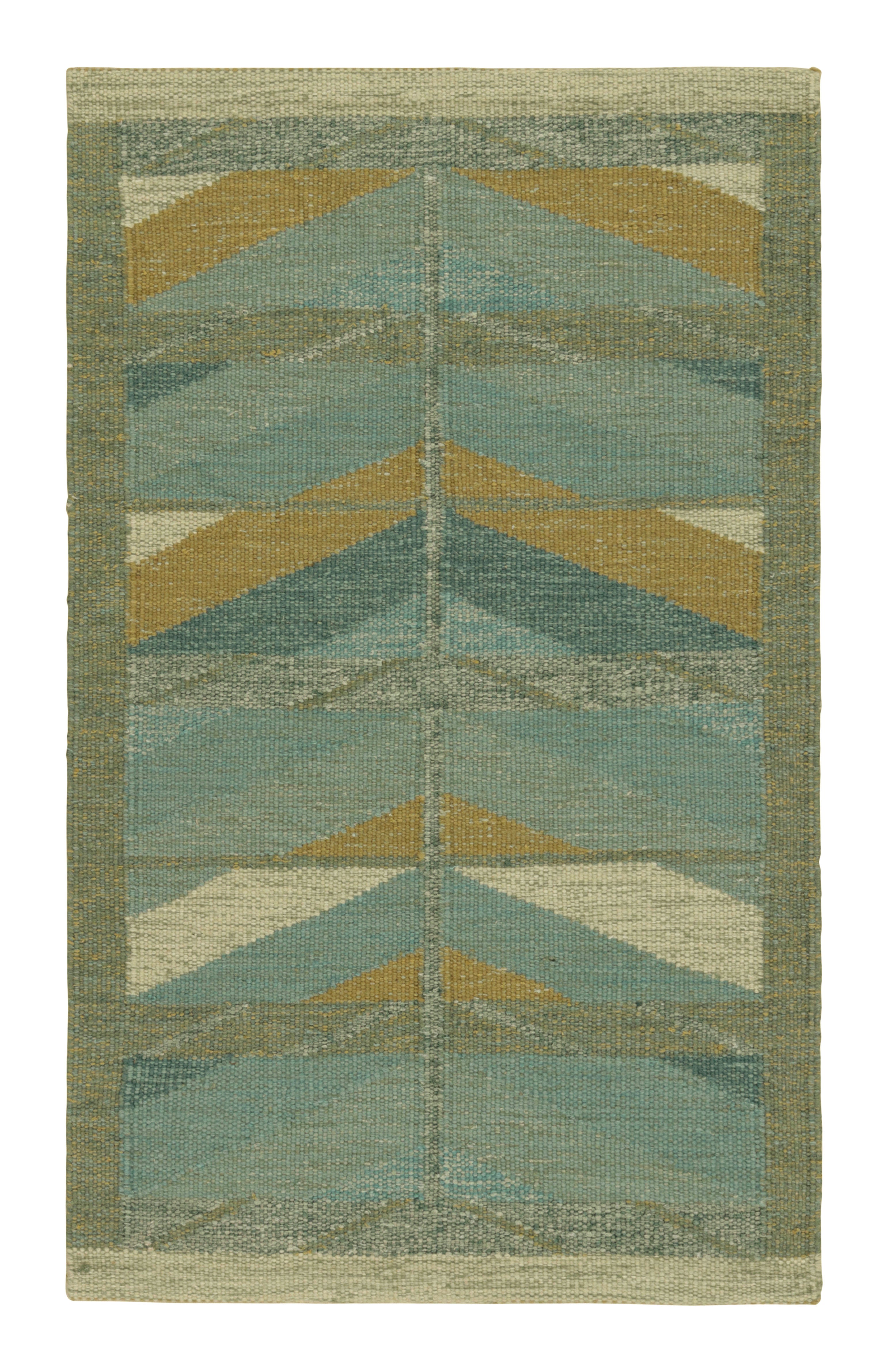 Skandinavischer Teppich von Rug & Kilim in Blau mit Chevron-Mustern