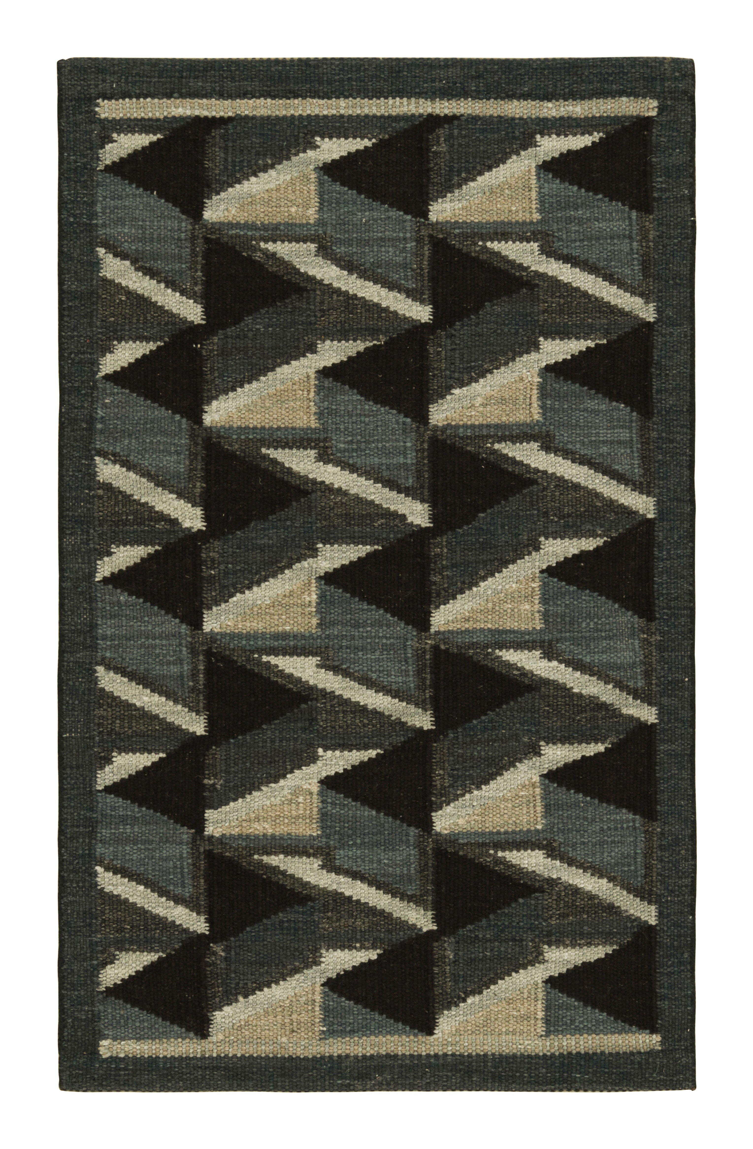 Skandinavischer Teppich von Rug & Kilim in Blau mit geometrischen Mustern