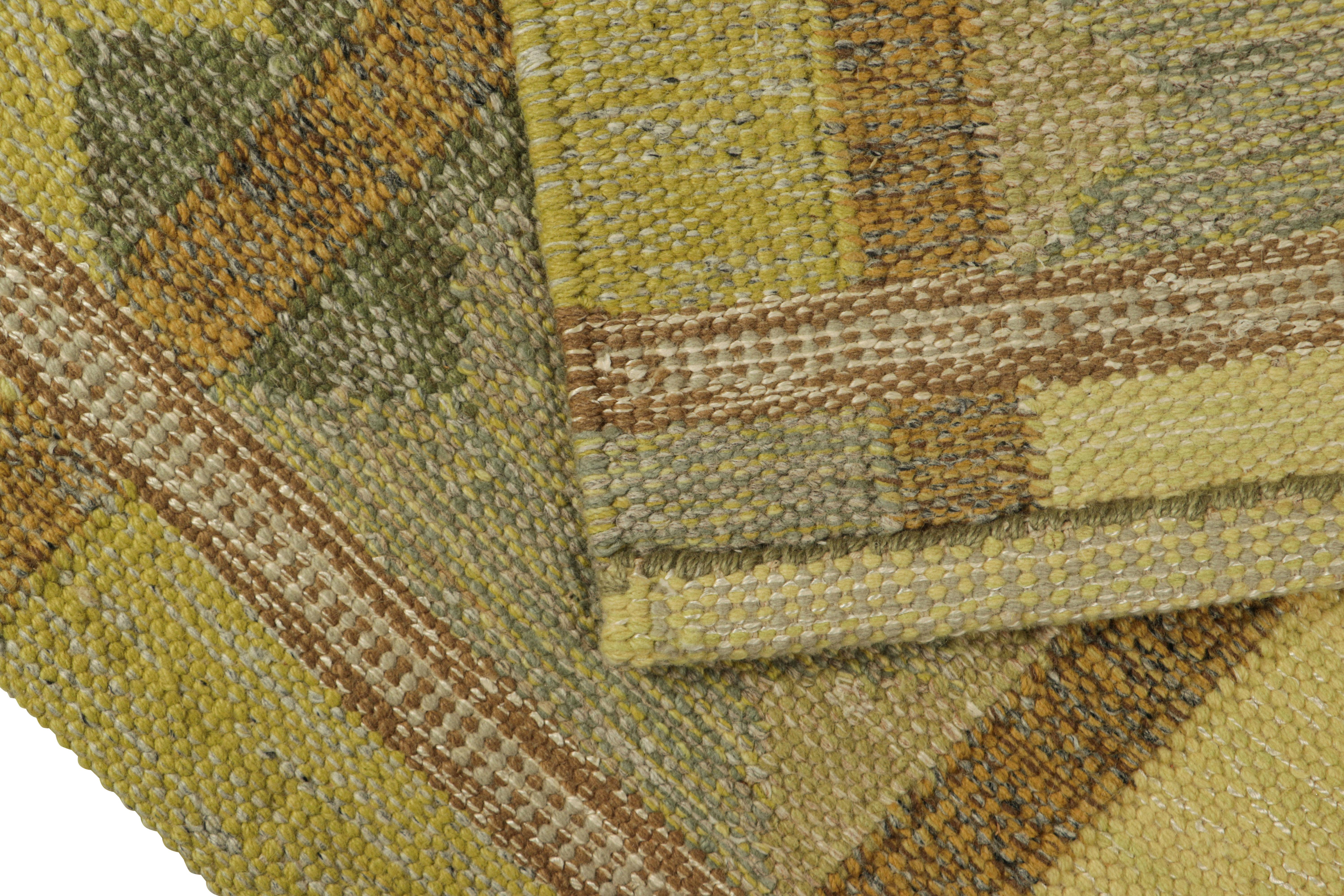 Skandinavischer Teppich von Rug & Kilim in Grün, mit geometrischen Mustern (21. Jahrhundert und zeitgenössisch) im Angebot