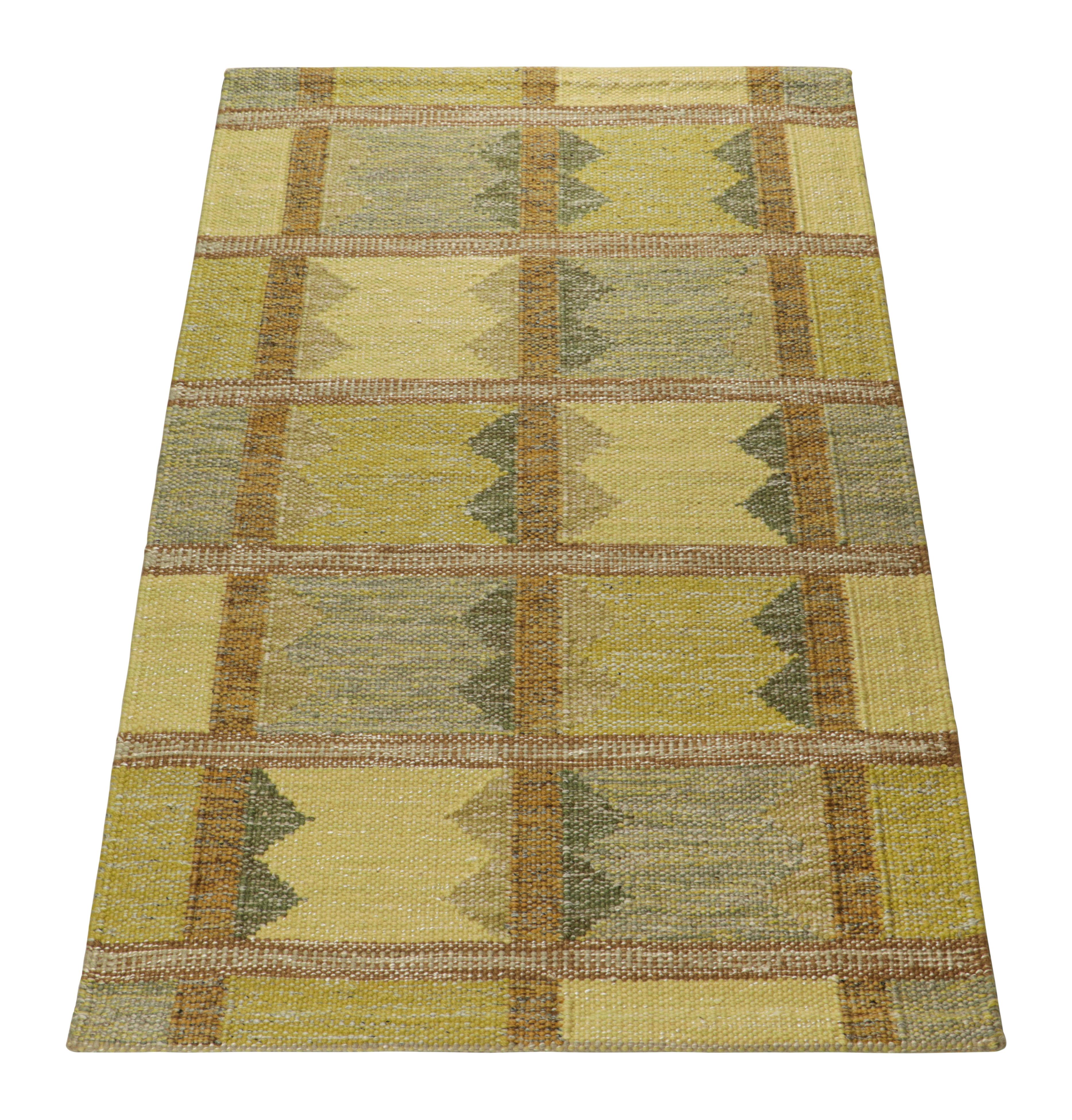 Skandinavischer Teppich von Rug & Kilim in Grün, mit geometrischen Mustern (Indisch) im Angebot