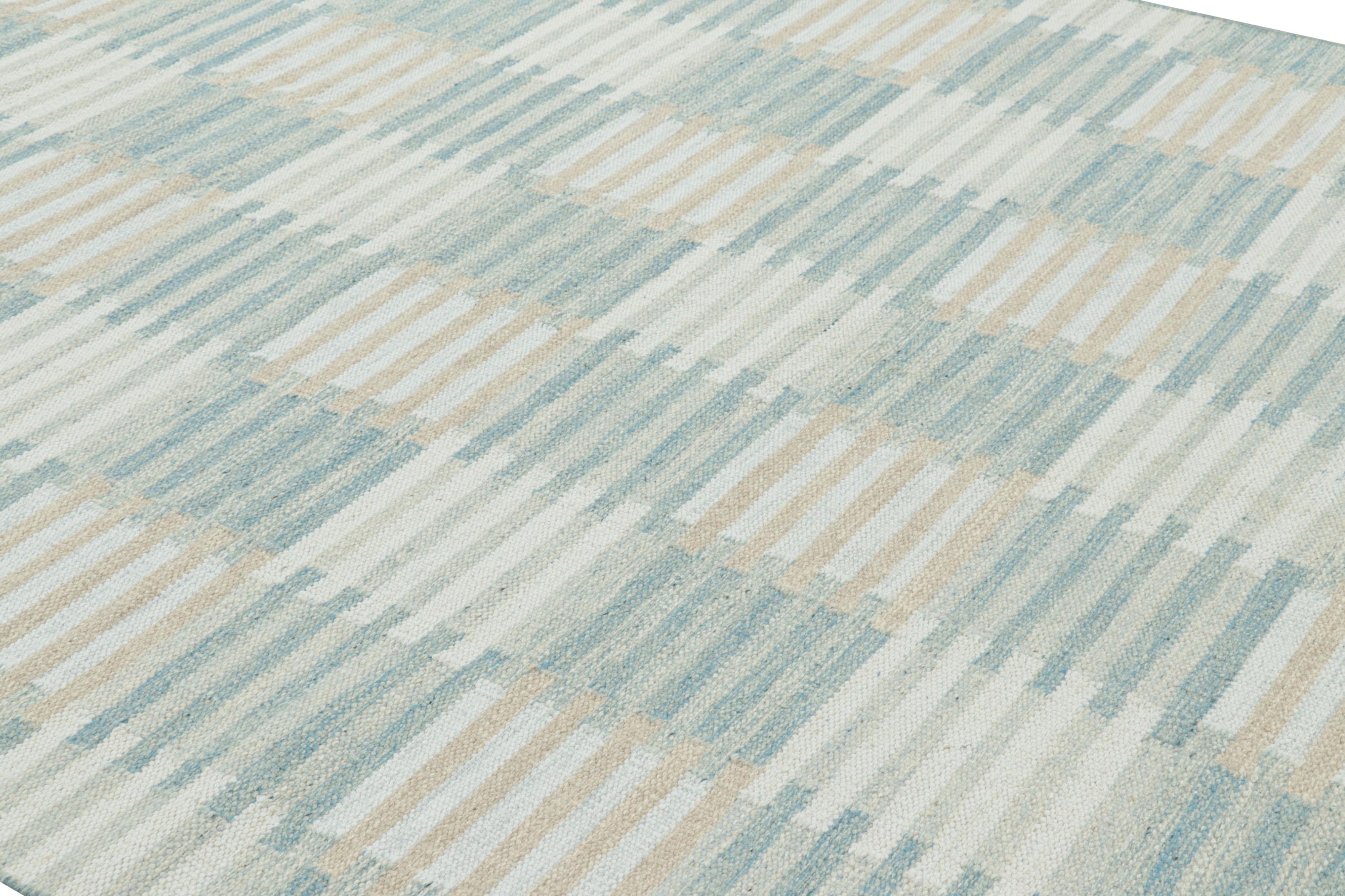 Questo tappeto personalizzato 8x10 è una nuova ed entusiasmante aggiunta alla collezione di tappeti scandinavi di Rug & Kilim: una rivisitazione contemporanea del minimalismo svedese e dei tappeti e tessuti vintage delle tradizioni Rollakan e