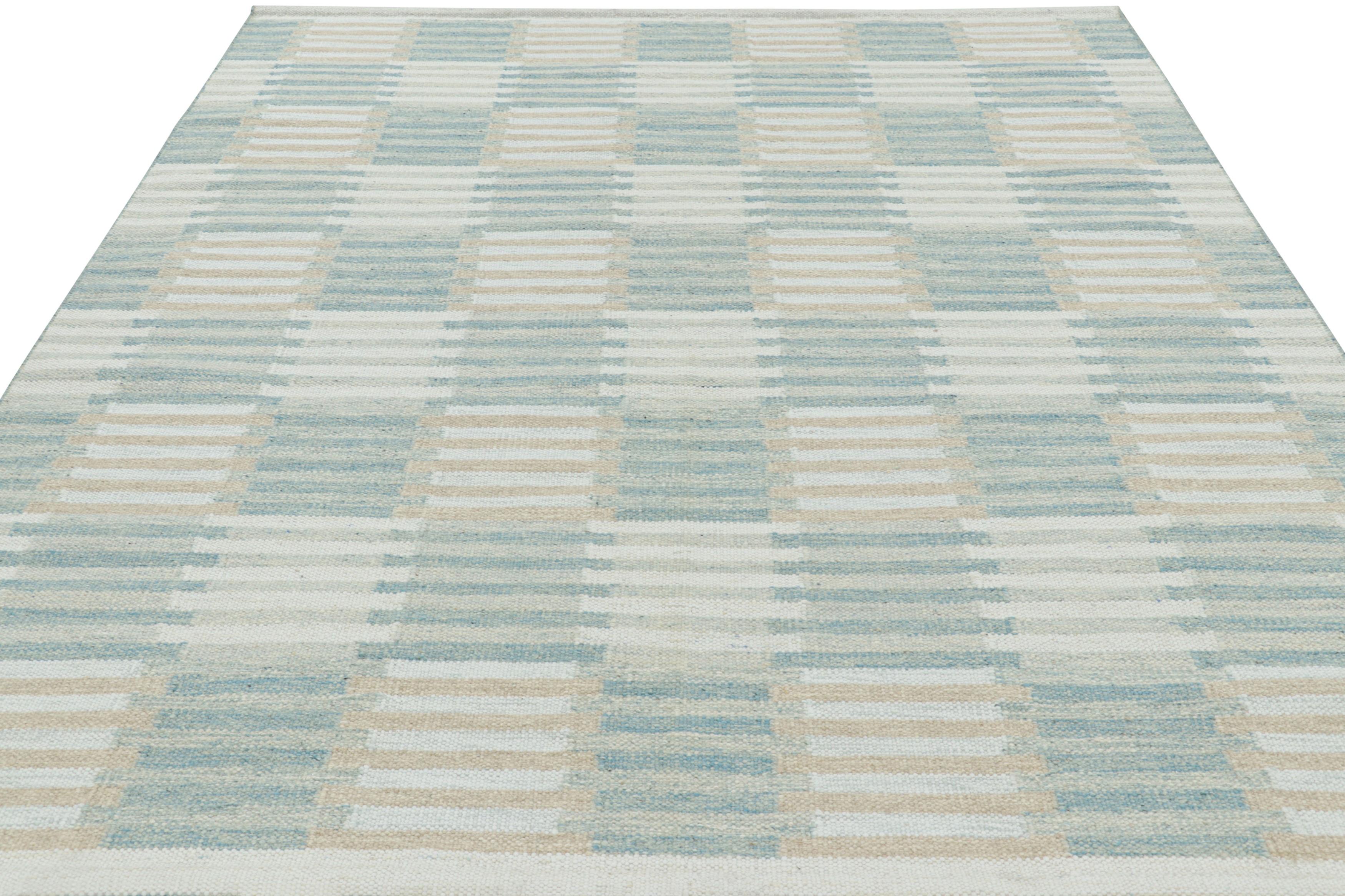 Indiano Tappeto personalizzato in stile scandinavo di Rug & Kilim in azzurro con motivo geometrico in vendita