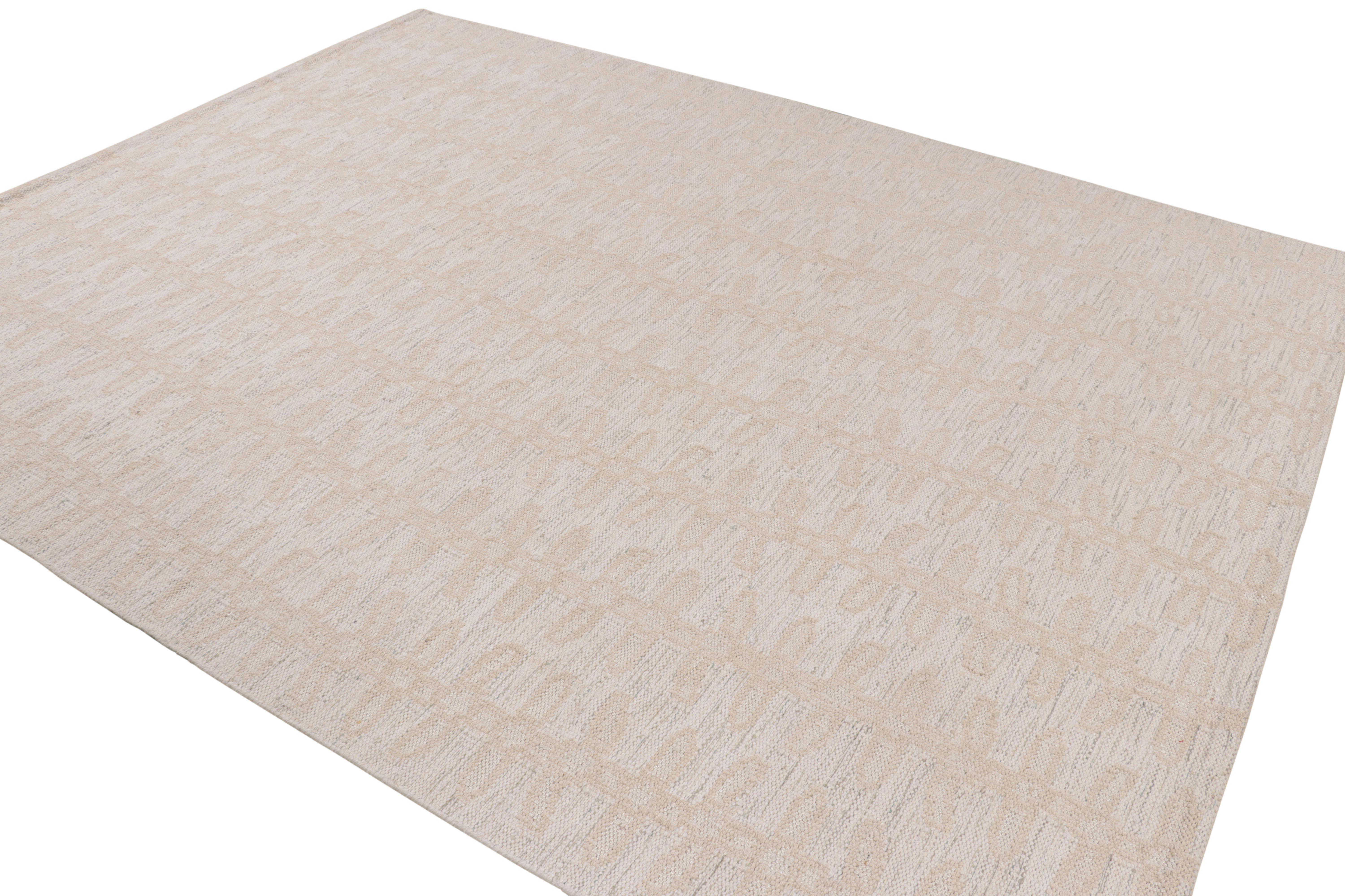 Rug & Kilim's maßgeschneiderter Teppich im skandinavischen Stil in Weiß mit Blumenmustern (Handgewebt) im Angebot