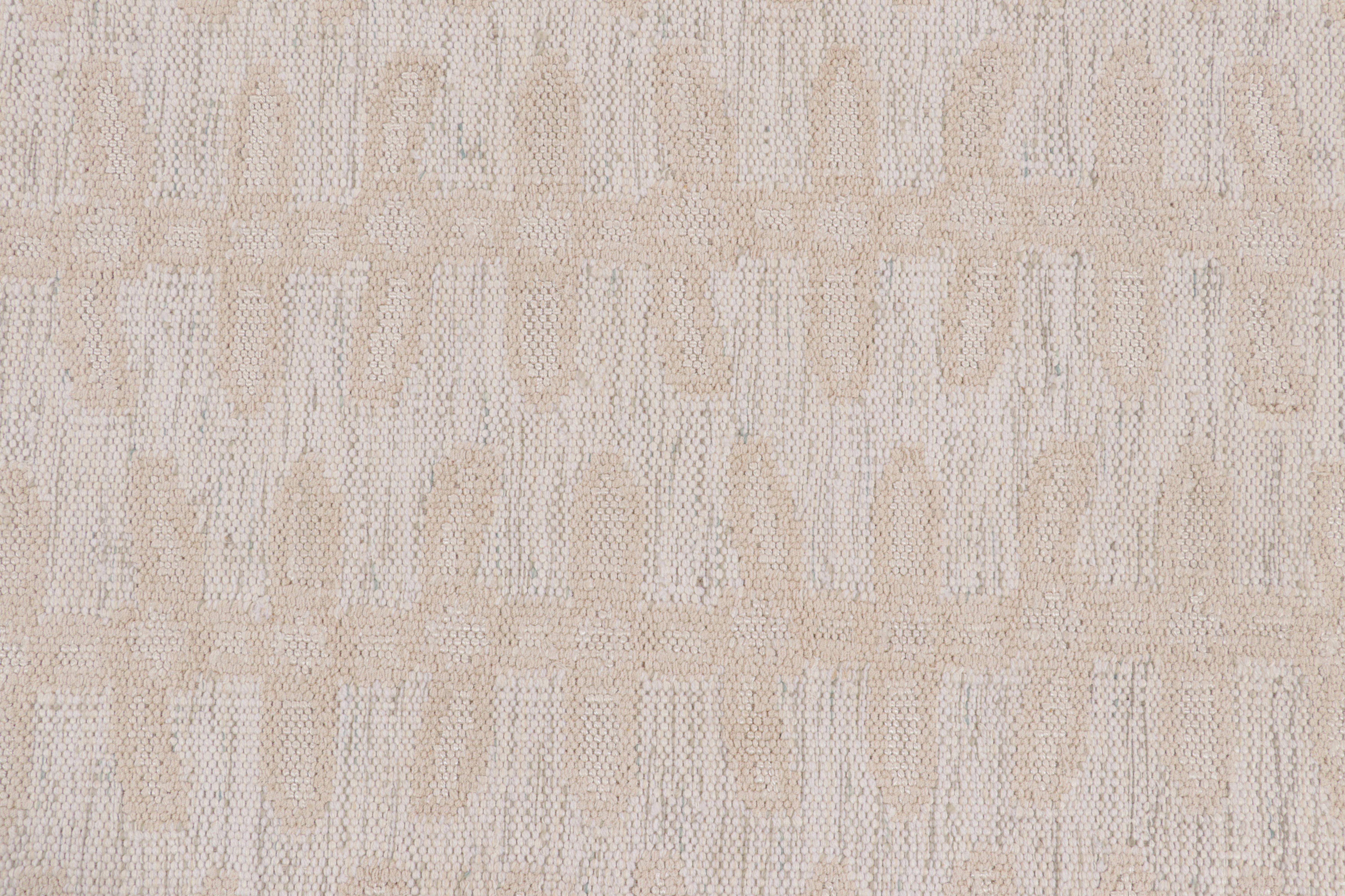 Rug & Kilim's maßgeschneiderter Teppich im skandinavischen Stil in Weiß mit Blumenmustern im Zustand „Neu“ im Angebot in Long Island City, NY