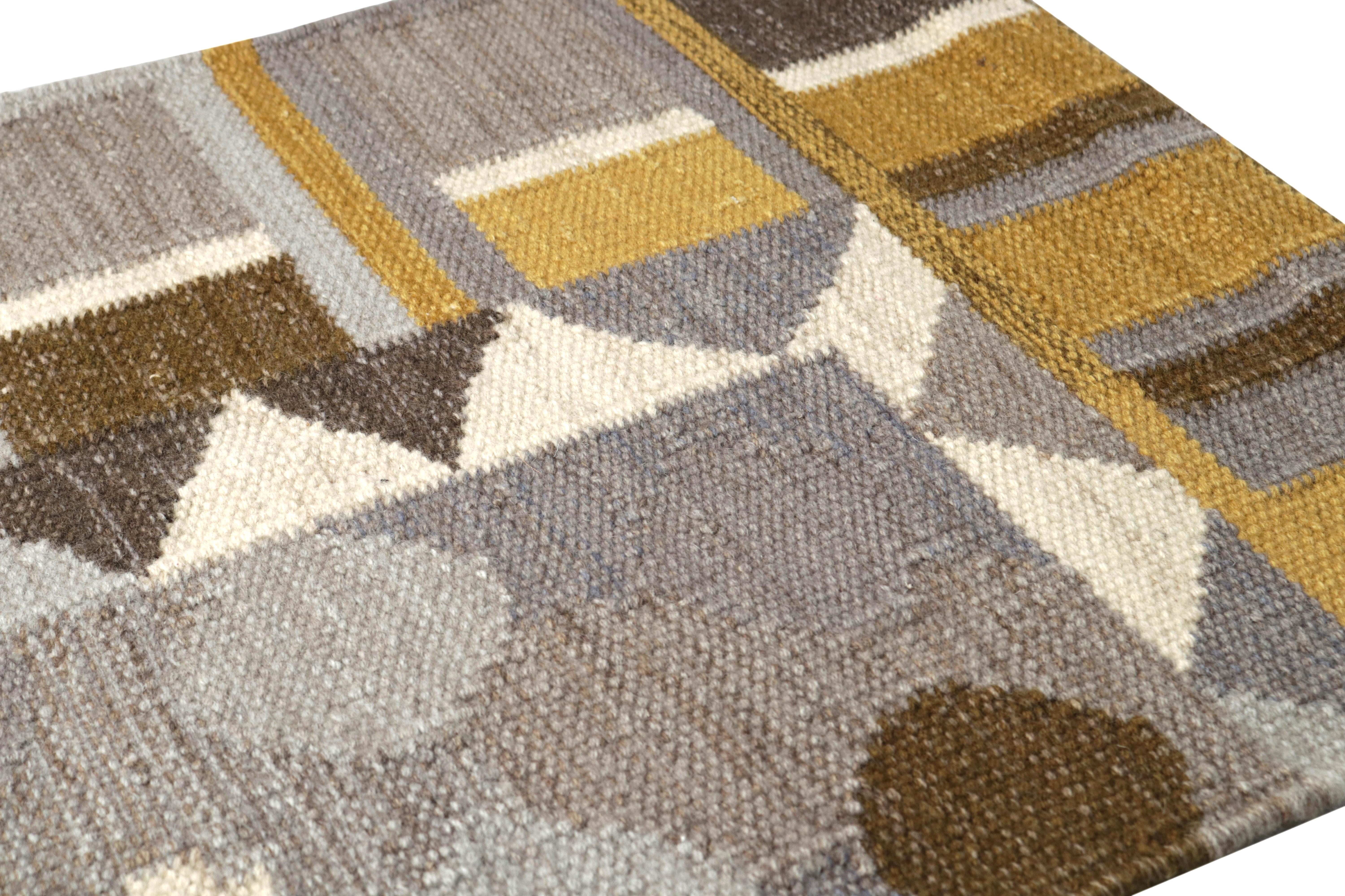 Rug & Kilim's Scandinavian Style Custom Rug Sample, Grau mit geometrischen Mustern (Indisch) im Angebot