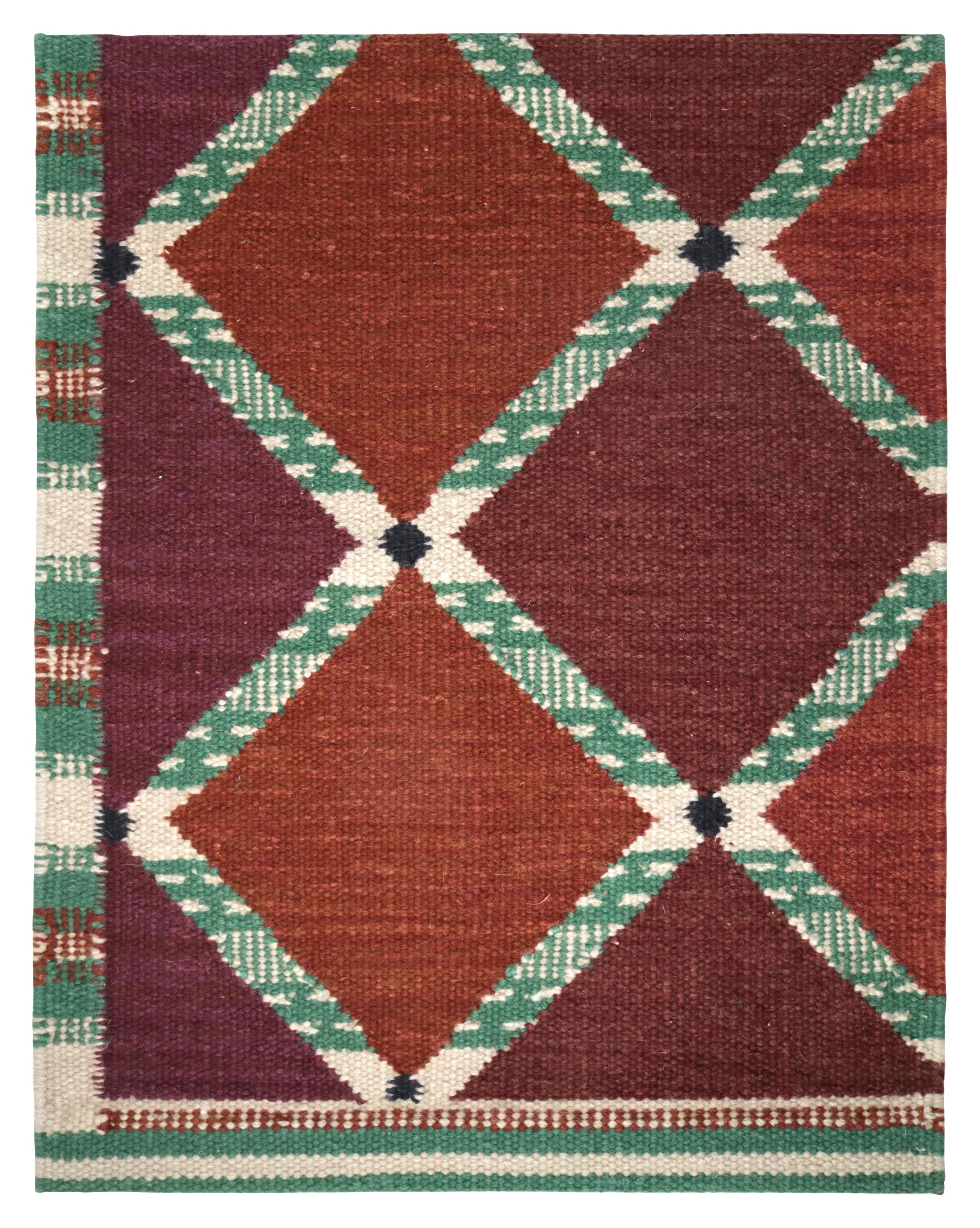 Rug & Kilim's Scandinavian Style Custom Rug Sample, Rot mit geometrischen Mustern (Skandinavische Moderne) im Angebot