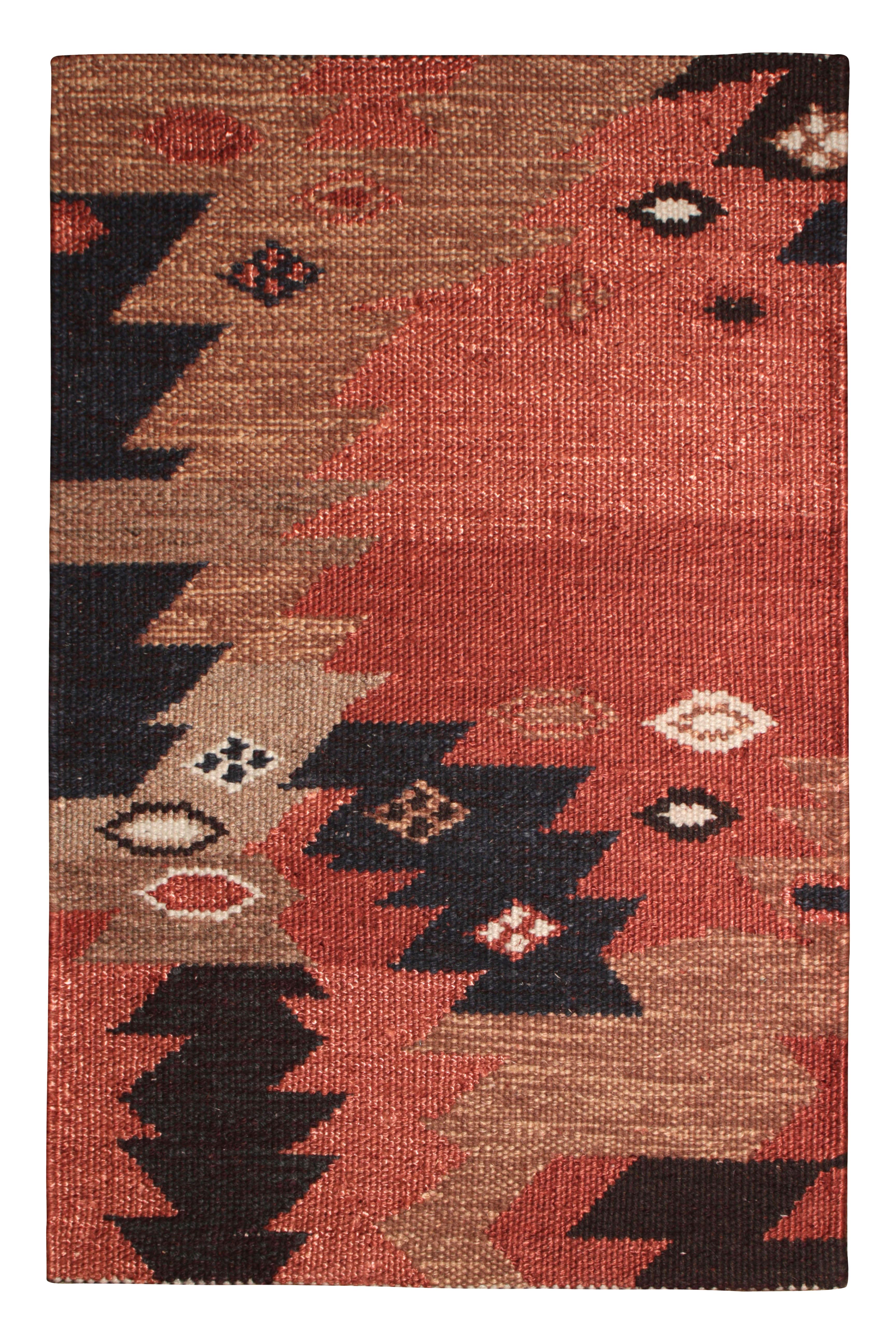 Muestra de alfombra personalizada de estilo escandinavo de Rug & Kilim, roja con motivos geométricos Escandinavo moderno en venta