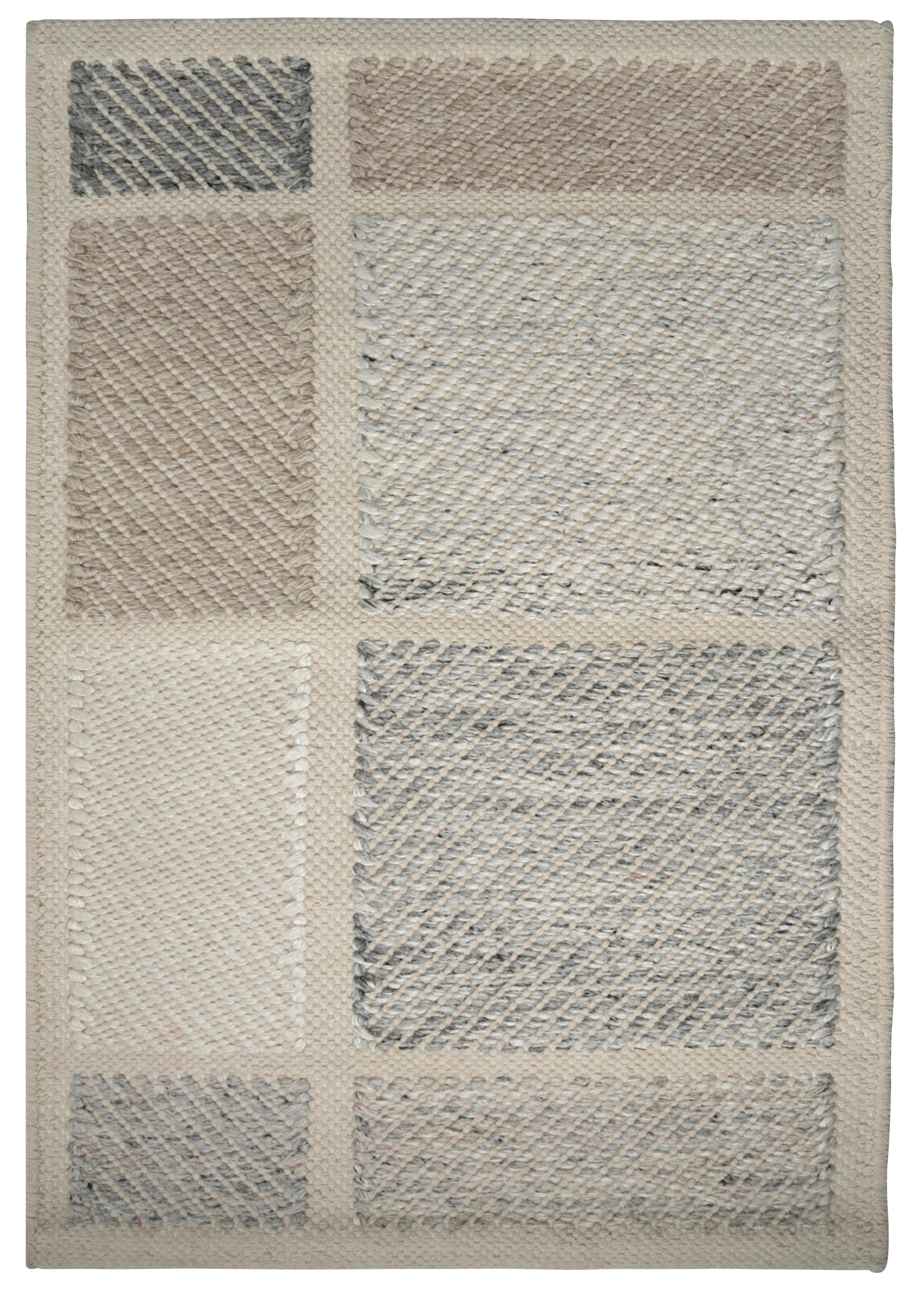 Rug & Kilim's Scandinavian Style Custom Rug Sample, Weiß mit geometrischem Muster (Skandinavische Moderne) im Angebot