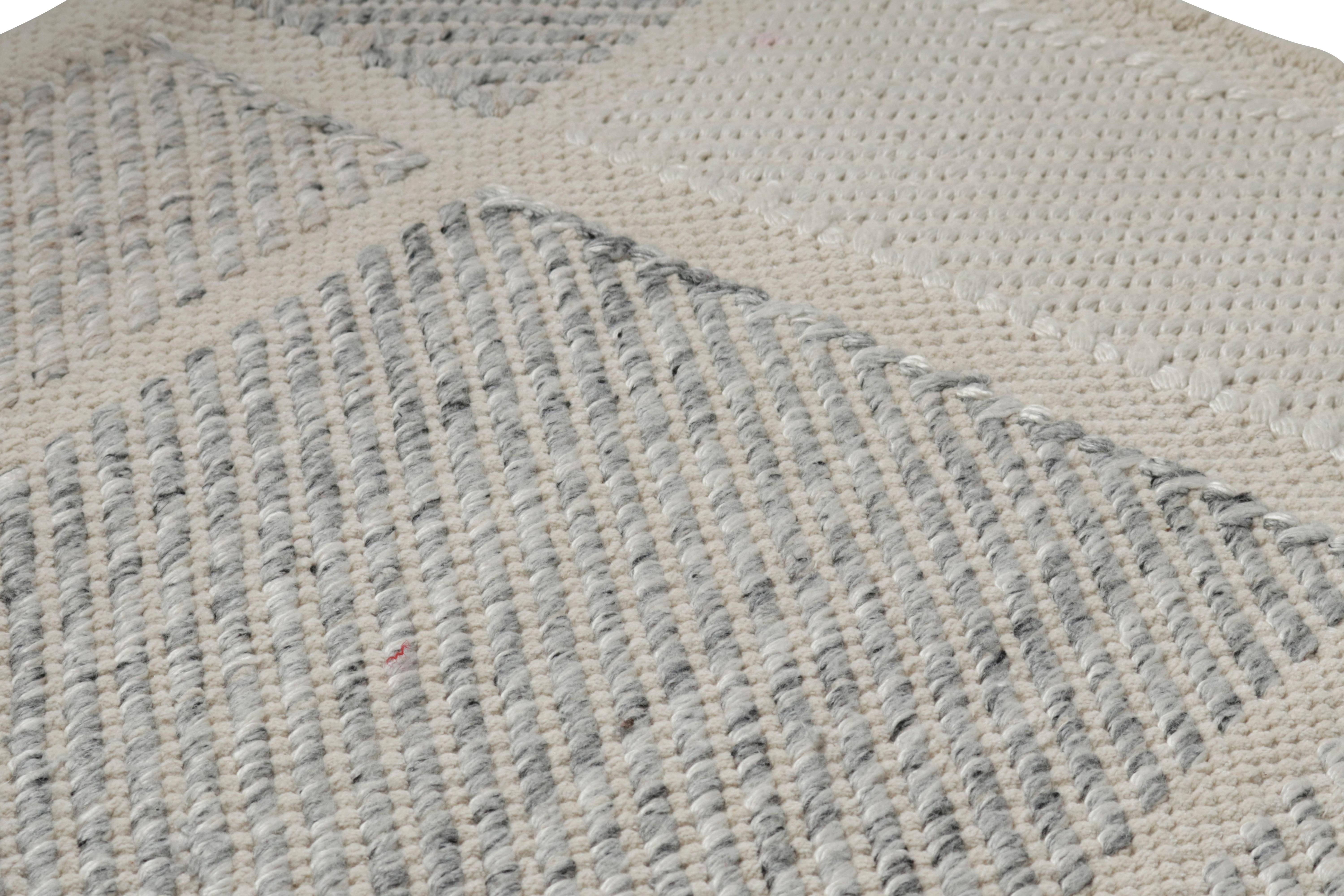 Rug & Kilim's Scandinavian Style Custom Rug Sample, Weiß mit geometrischem Muster (Indisch) im Angebot