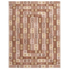 Rug & Kilim's maßgeschneiderter Teppich im skandinavischen Stil mit beige-braunen, geometrischen Mustern