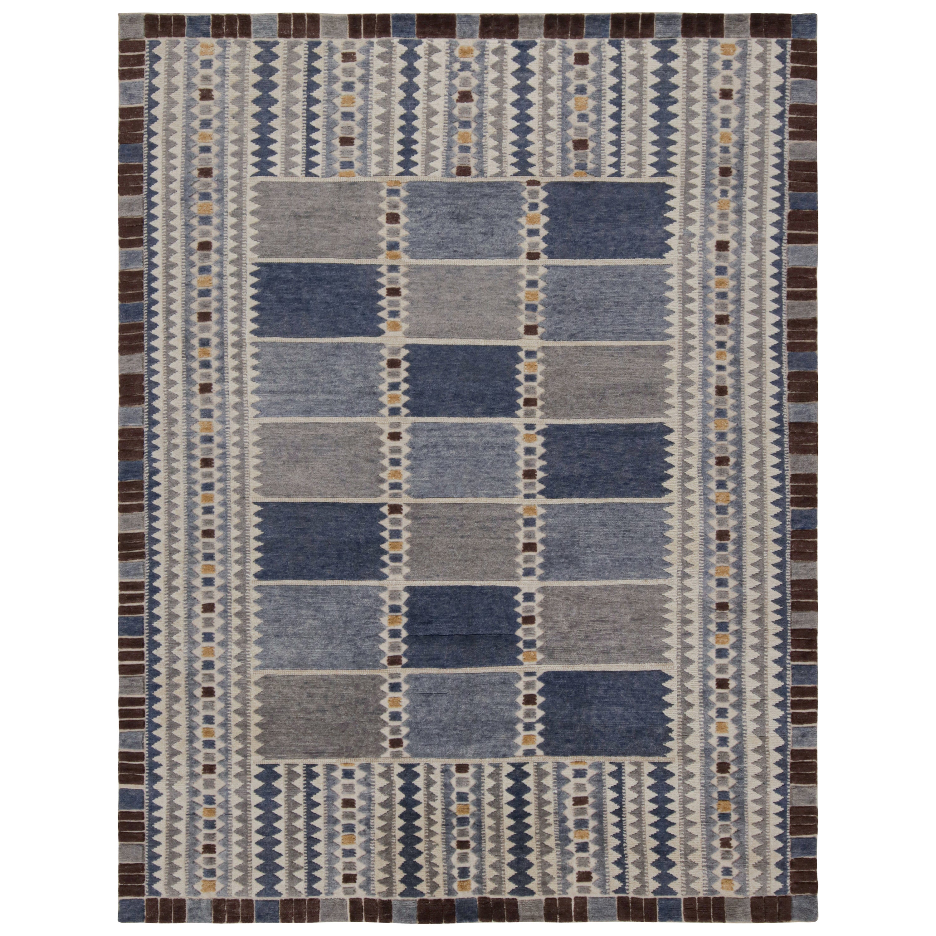 Rug & Kilim: tappeto personalizzato in stile scandinavo con motivi grigio-blu