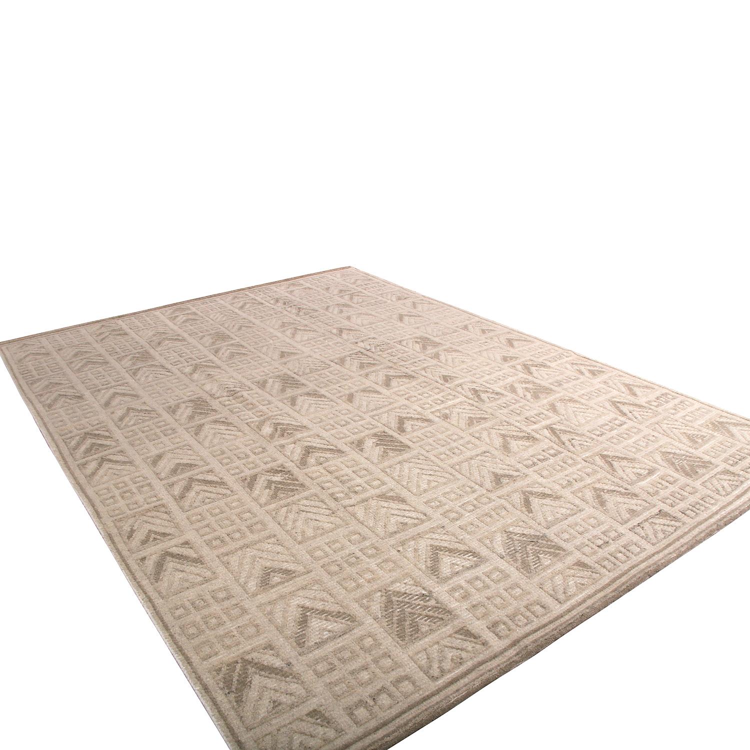 Annodato a mano in lana morbida e invitante, questo tappeto moderno 9x12 fa parte delle ultime novità della The Modern Scandinavian Collection di Rug & Kilim, una celebrazione del modernismo svedese con nuove geometrie su larga scala ed emozionanti