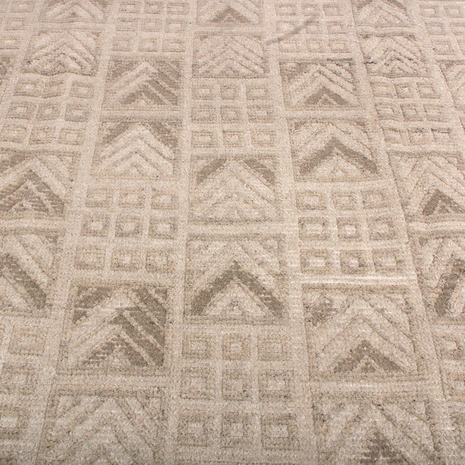 Scandinavo moderno Rug & Kilim - Tappeto geometrico in lana beige e grigio in stile scandinavo in vendita