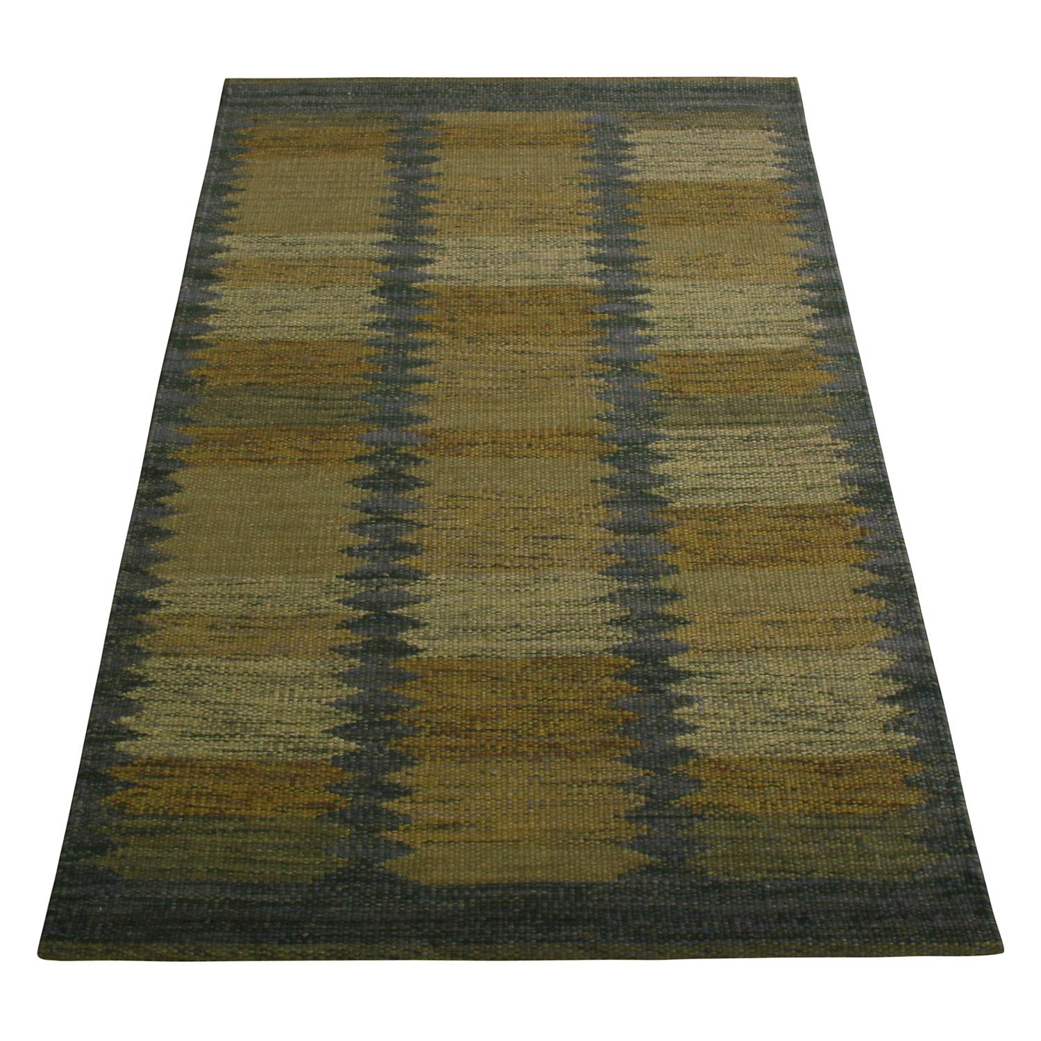 Tessuto a mano in pregiata lana naturale con una miscela unica di filati esotici, questo tappeto moderno fa parte delle ultime aggiunte a trama piatta della collezione Scandinavian Kilim di Rug & Kilim, una celebrazione del modernismo svedese con
