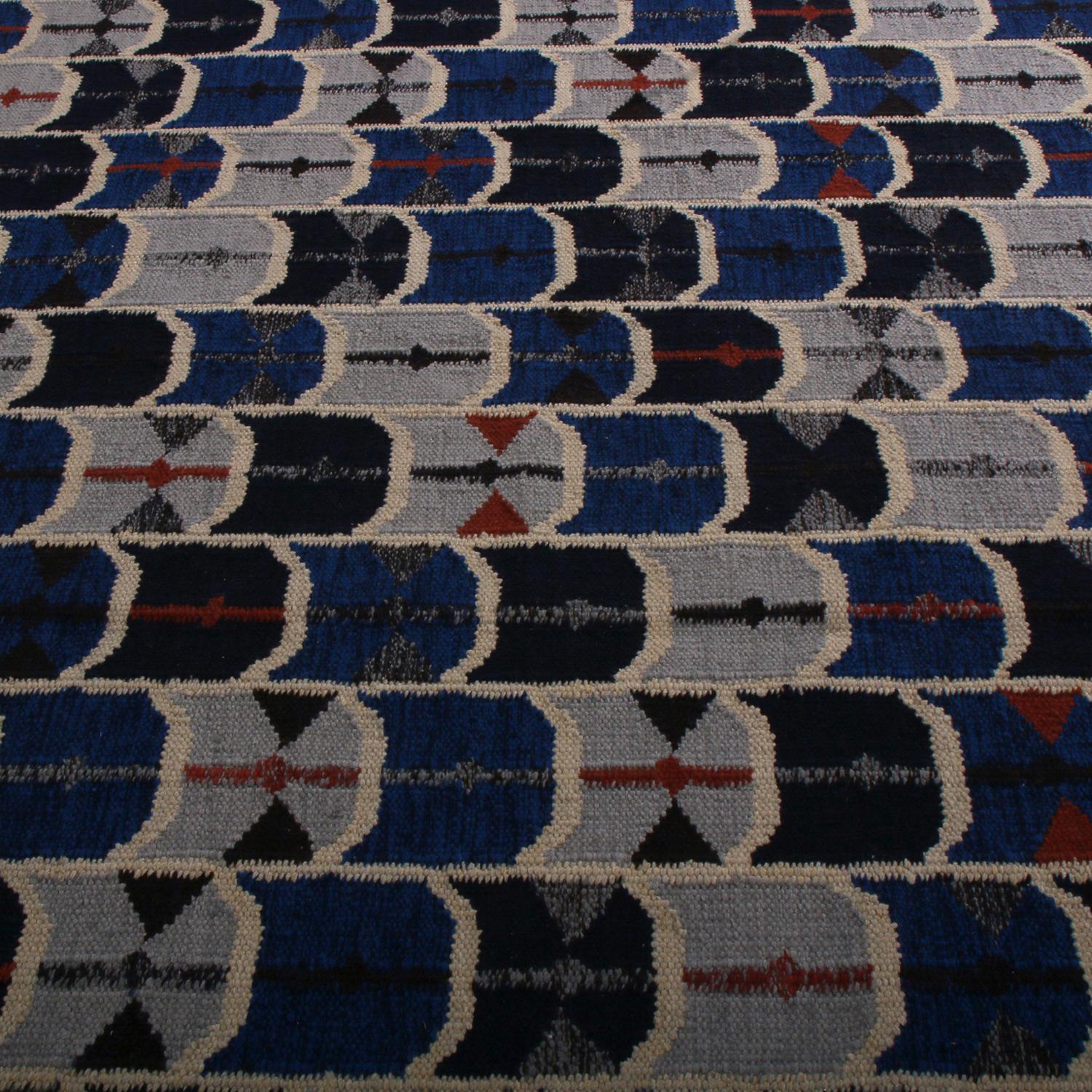Kilim moderno geométrico de lana azul y negra de estilo escandinavo de Rug & Kilim Escandinavo moderno en venta