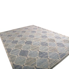 Skandinavischer Teppich & Kilim's Geometrischer Diamant-Kilim aus grauer und blauer Wolle