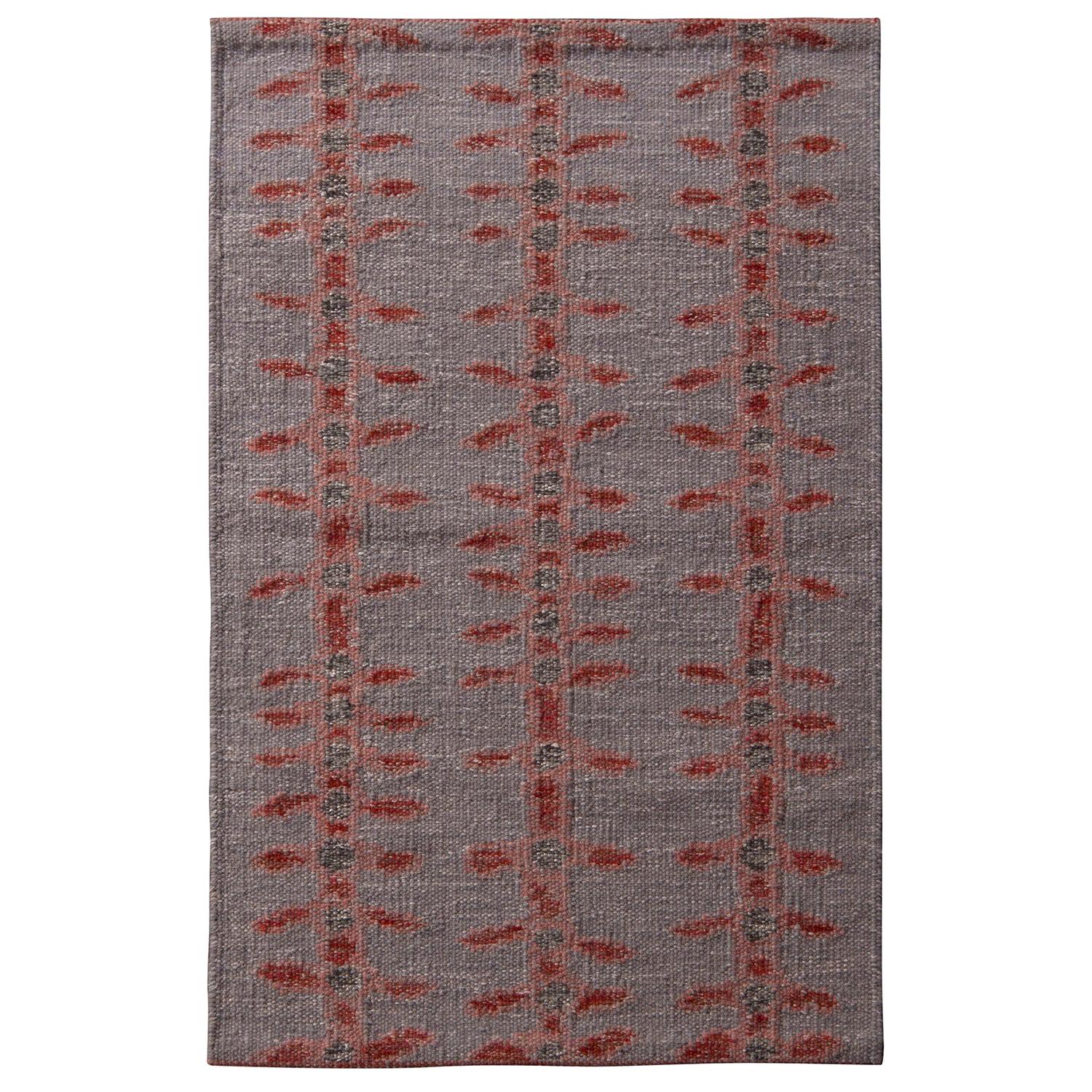Rug
Kilim è un tappeto Kilim in lana grigio e rosso in stile geometrico e floreale.
