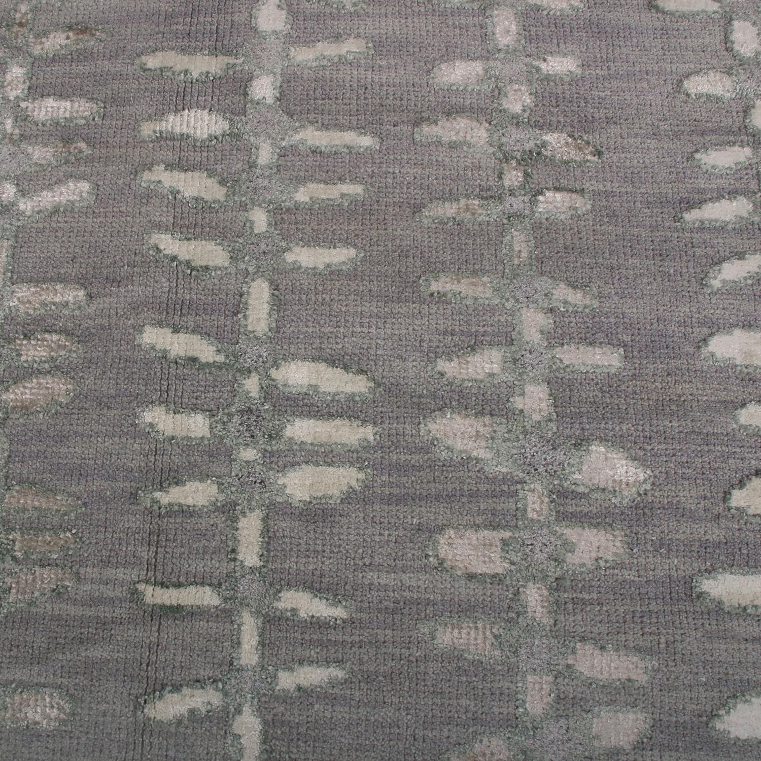 Scandinavian Modern Rug & Kilim’s Scandinavian Style Geometric Floral Silver Gray Wool Kilim