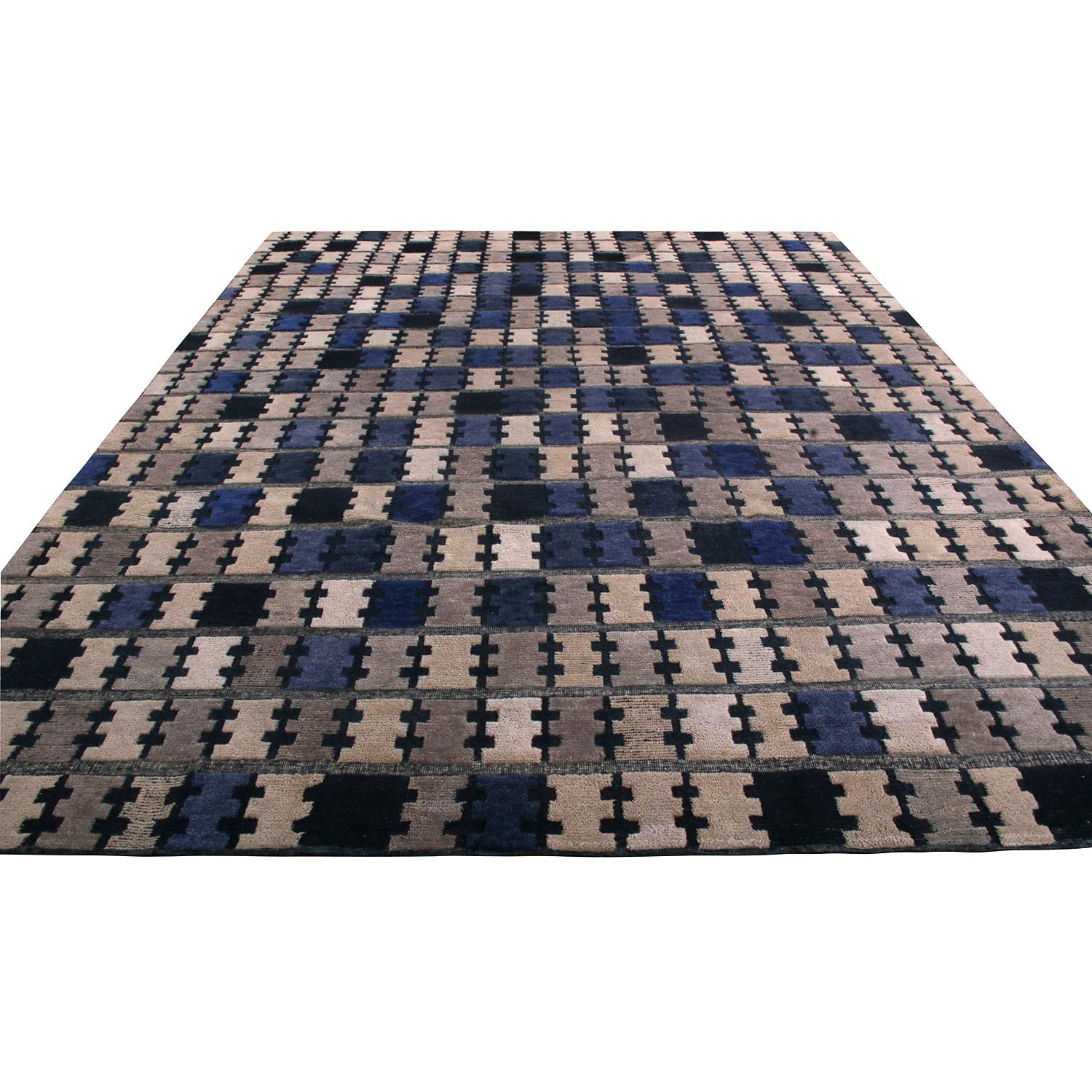 Noué à la main dans une laine à la texture douce et accueillante, ce tapis moderne de 9 x 12 fait partie des derniers ajouts à la Collection Scandinave de Rug & Kilim, une célébration du modernisme suédois avec une nouvelle géométrie à grande