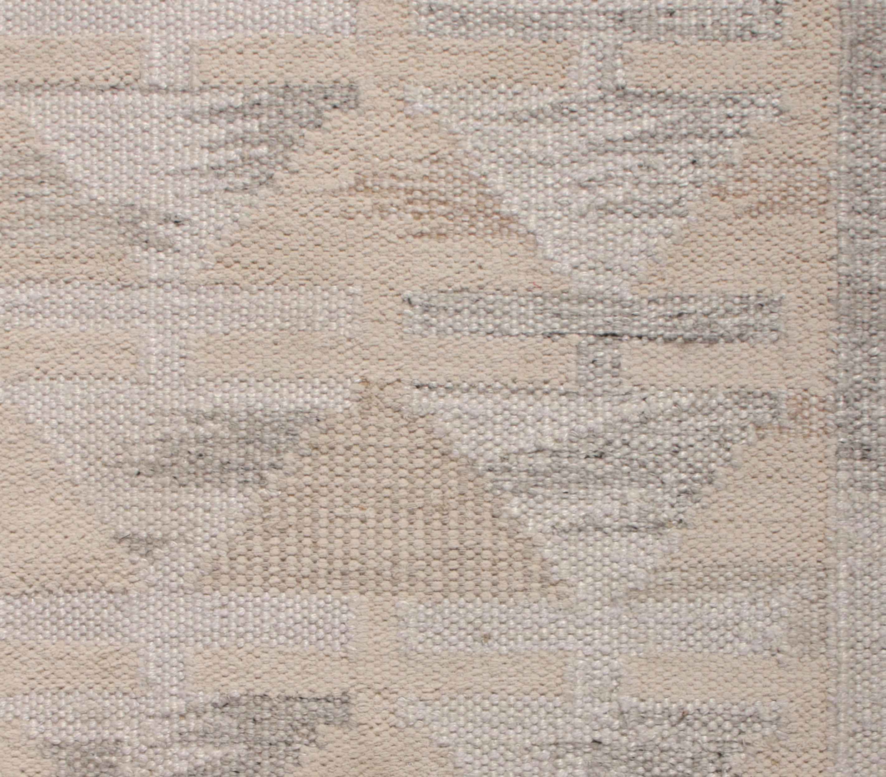 Rug & Kilim’s Scandinavian Style Gift-Size Kilim in Gray and Beige Patterns In New Condition In Long Island City, NY