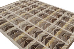 Rug & Kilim's hoher Teppich im skandinavischen Stil mit geometrischen Mustern