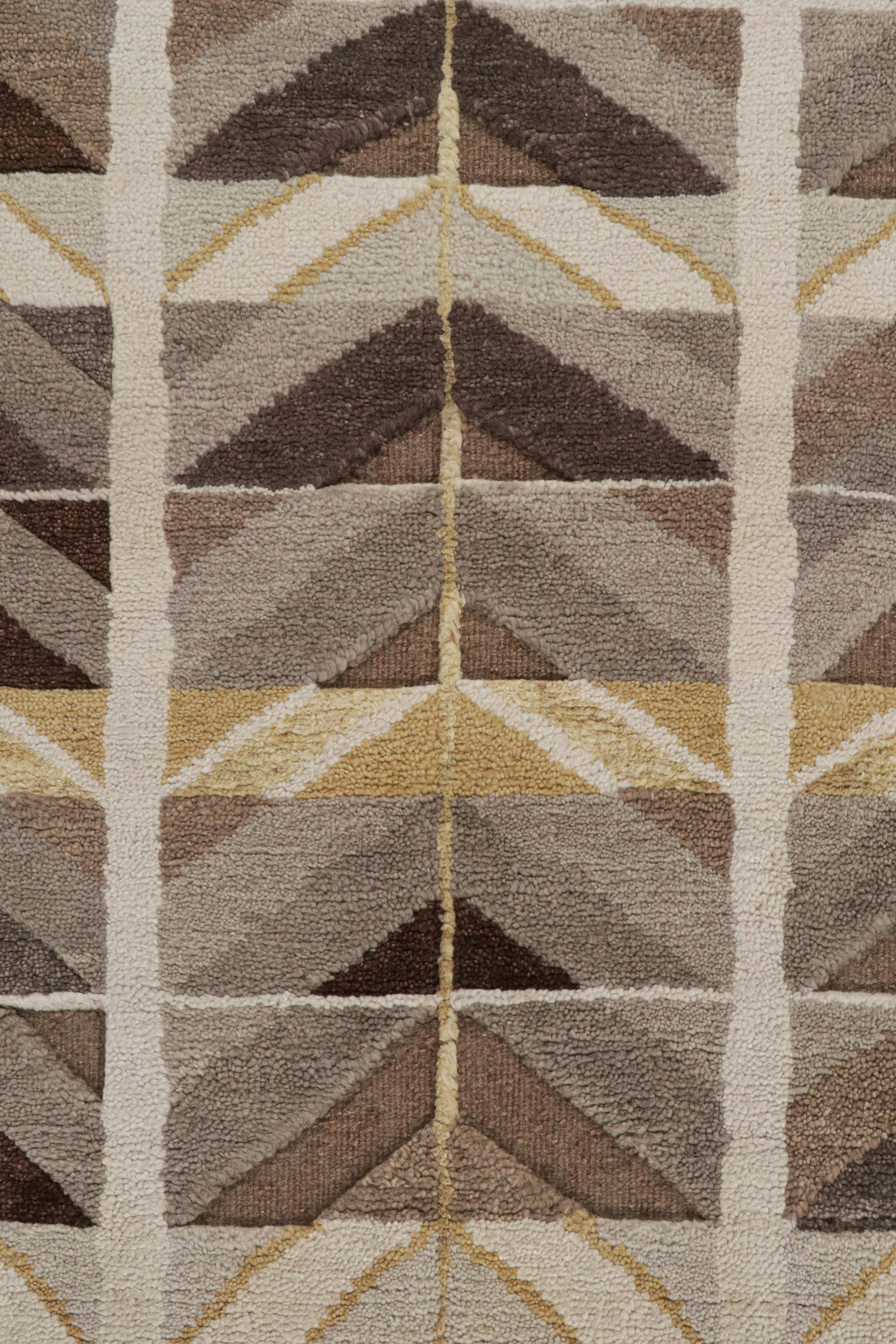Rug & Kilim's hoher Teppich im skandinavischen Stil mit geometrischen Mustern im Zustand „Neu“ im Angebot in Long Island City, NY