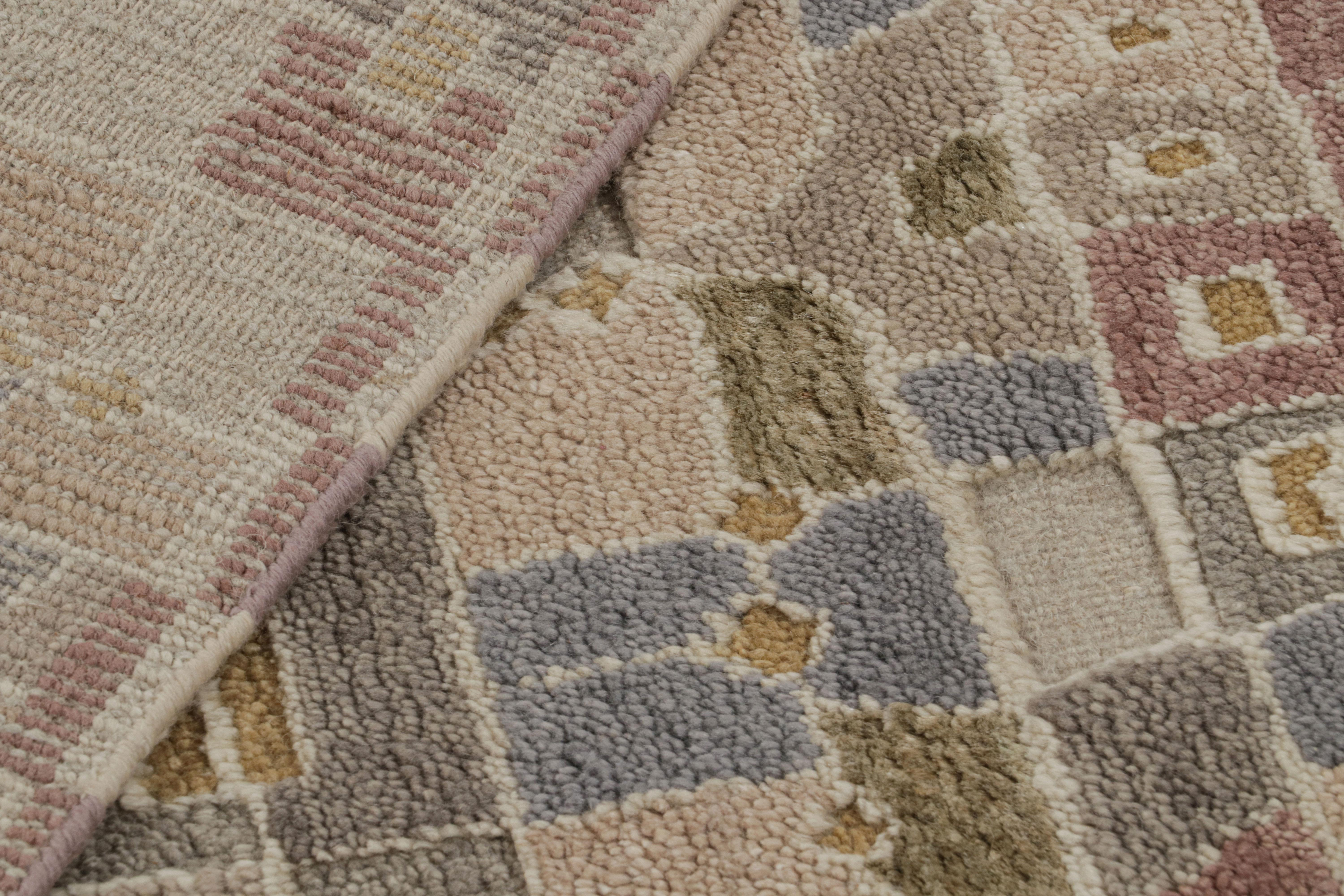 Rug & Kilim's Skandinavischer Stil Polychromatischer Geometrischer Teppich mit hoher Textur (21. Jahrhundert und zeitgenössisch) im Angebot