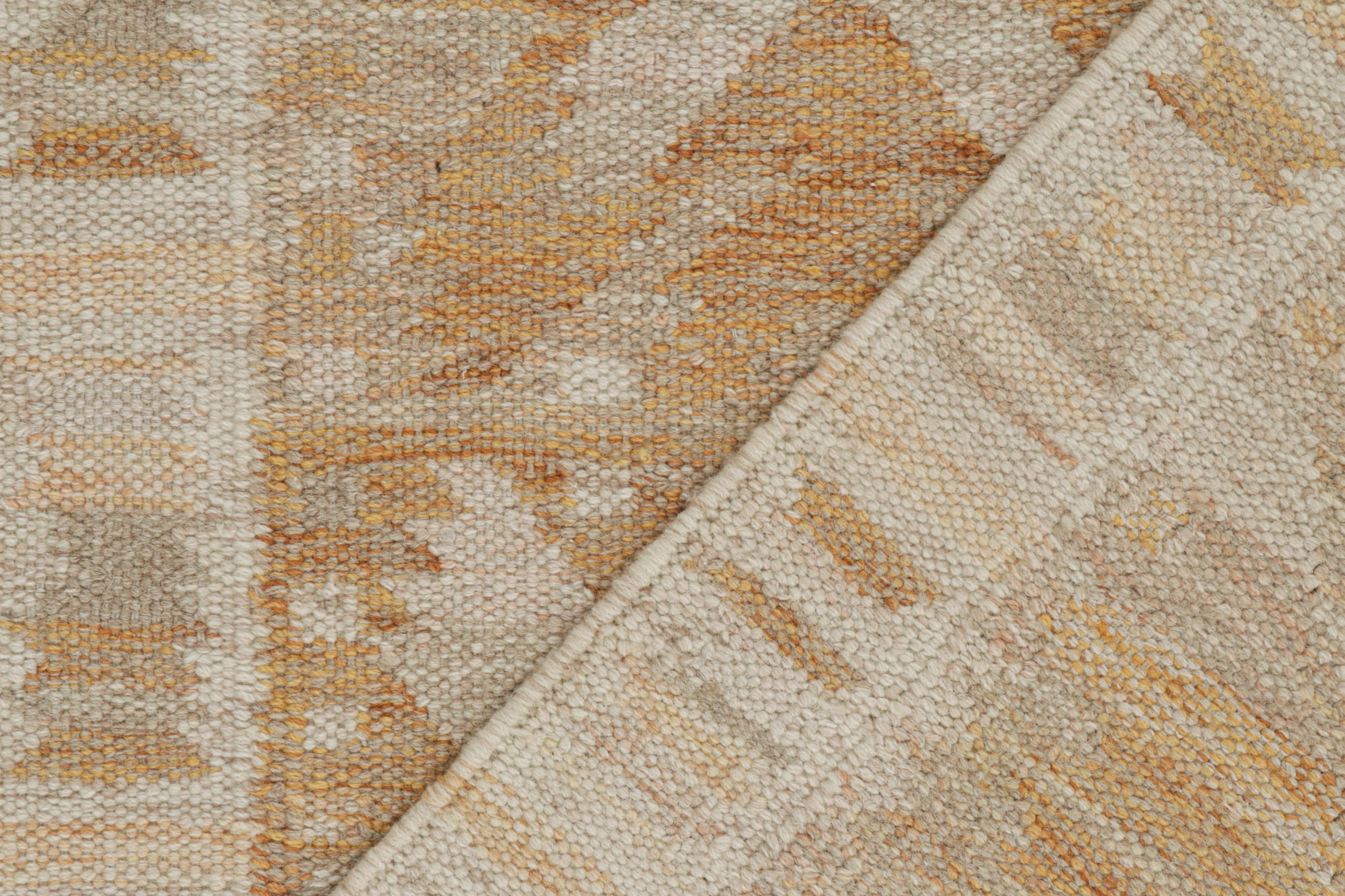 Wool Rug & Kilim’s Scandinavian Style Kilim in Beige and Gold Geometric Patterns For Sale