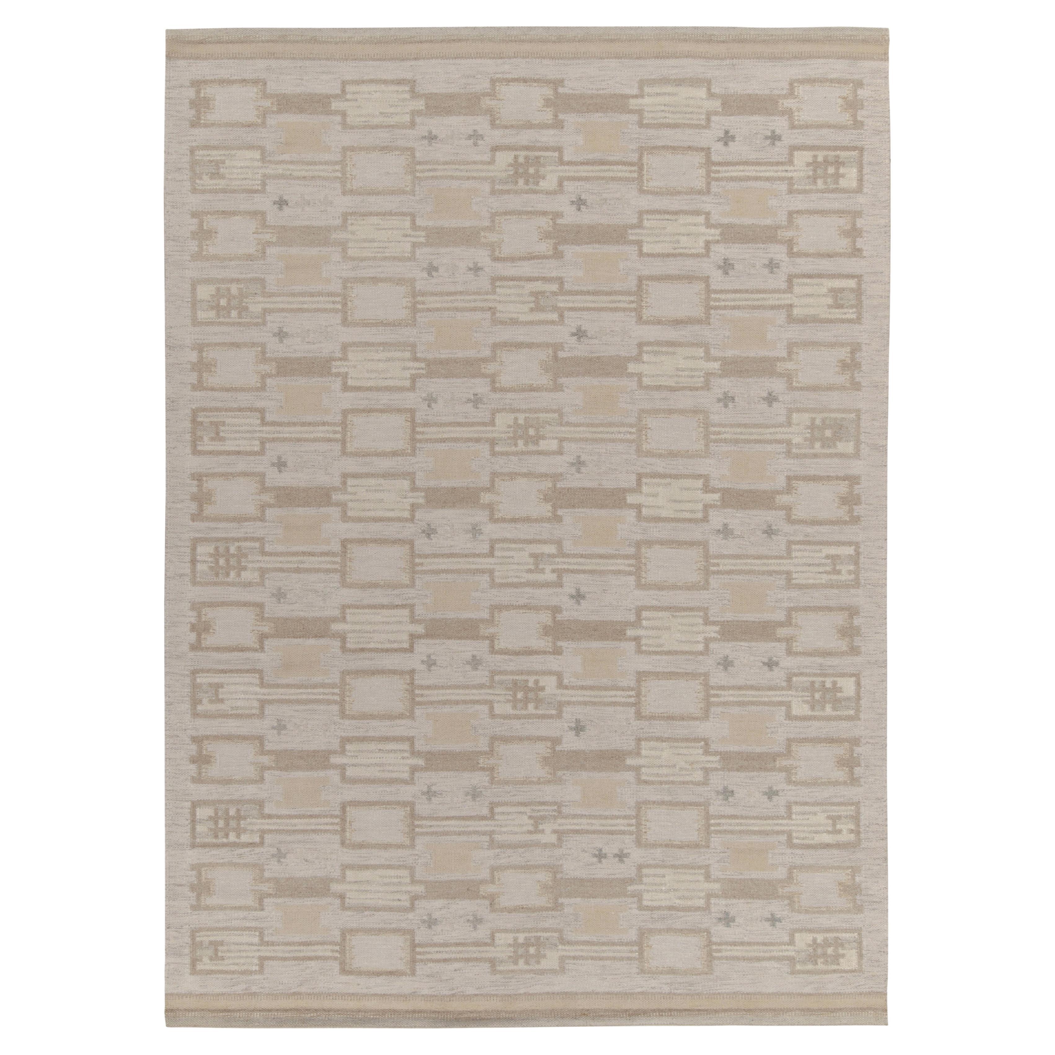 Rug & Kilim’s Scandinavian Style Kilim in Beige and Gray Geometric Patterns For Sale