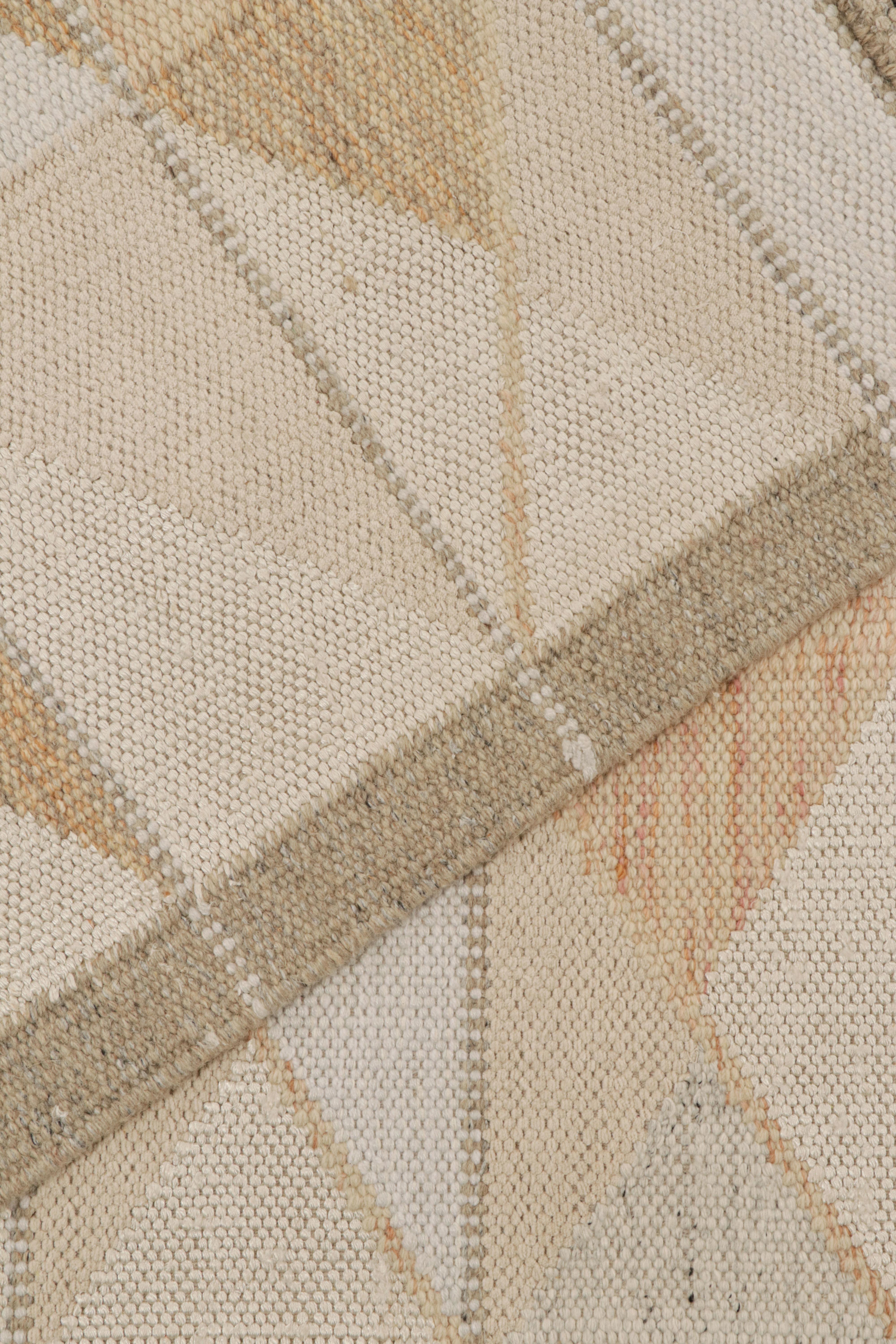 Kilim de estilo escandinavo de Rug & Kilim con motivos geométricos en beige y marrón Siglo XXI y contemporáneo en venta