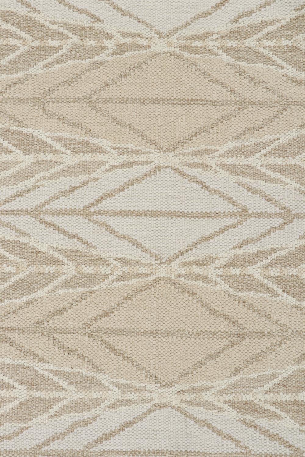 Skandinavischer Kelim von Rug & Kilim in Beige-Braun und Weiß mit geometrischem Muster (Skandinavische Moderne) im Angebot