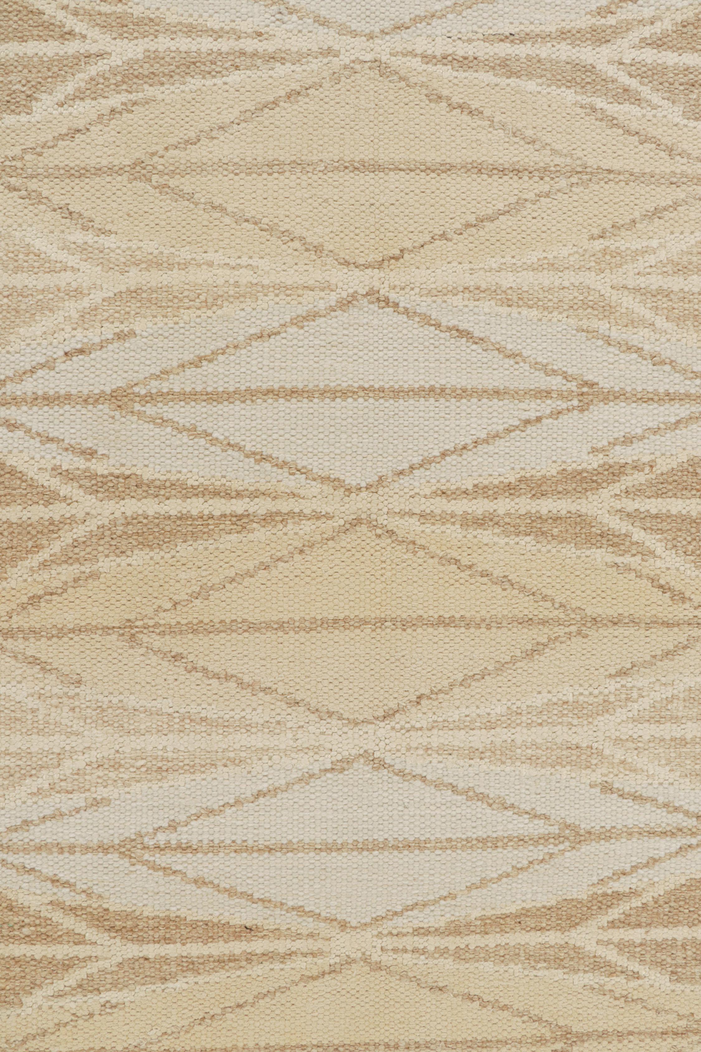 Rug & Kilim’s Scandinavian Style Kilim in Beige-Brown & White Geometric Pattern In New Condition For Sale In Long Island City, NY
