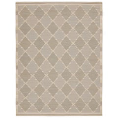 Rug & Kilim's Scandinavian Style Kilim in Beige & Gray Diamond Patterns (Kilim de style scandinave à motifs de diamants beige et gris)