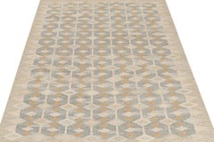 Kilim de estilo escandinavo de Rug & Kilim en beige y gris con motivos geométricos