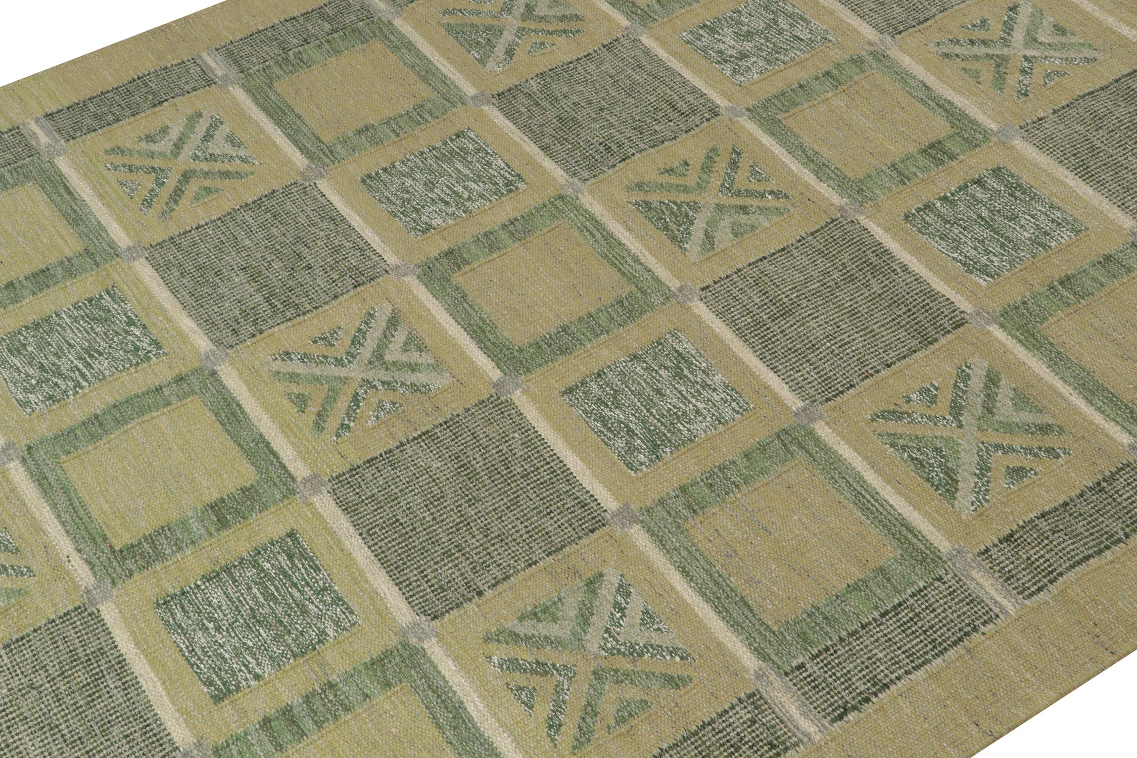 Skandinavischer Kelim von Rug & Kilim in Beige, Grau und Grün mit geometrischem Muster (Indisch) im Angebot