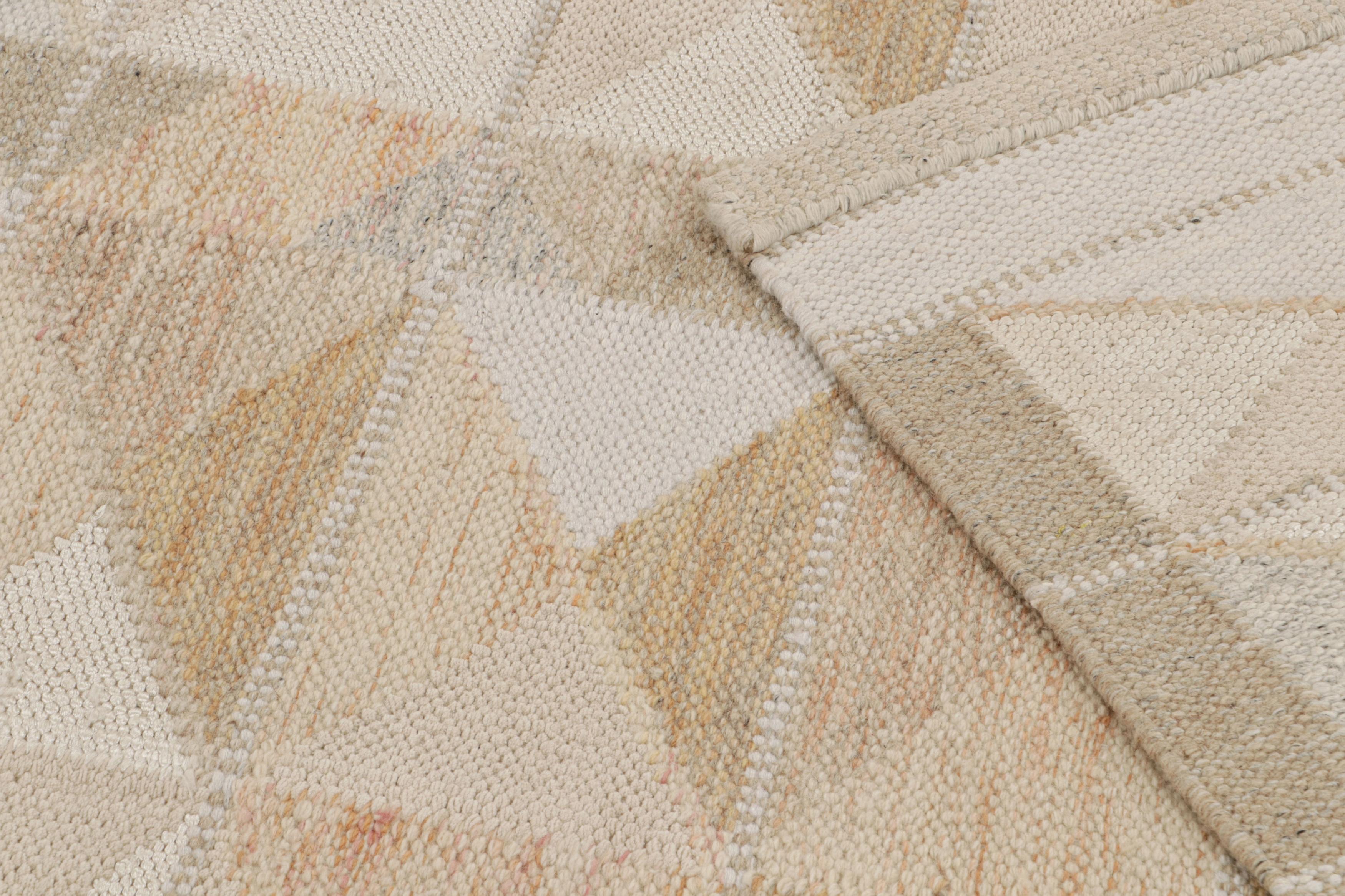Contemporary Rug & Kilim’s Scandinavian Style Kilim in Beige & Ivory Geometric Patterns For Sale