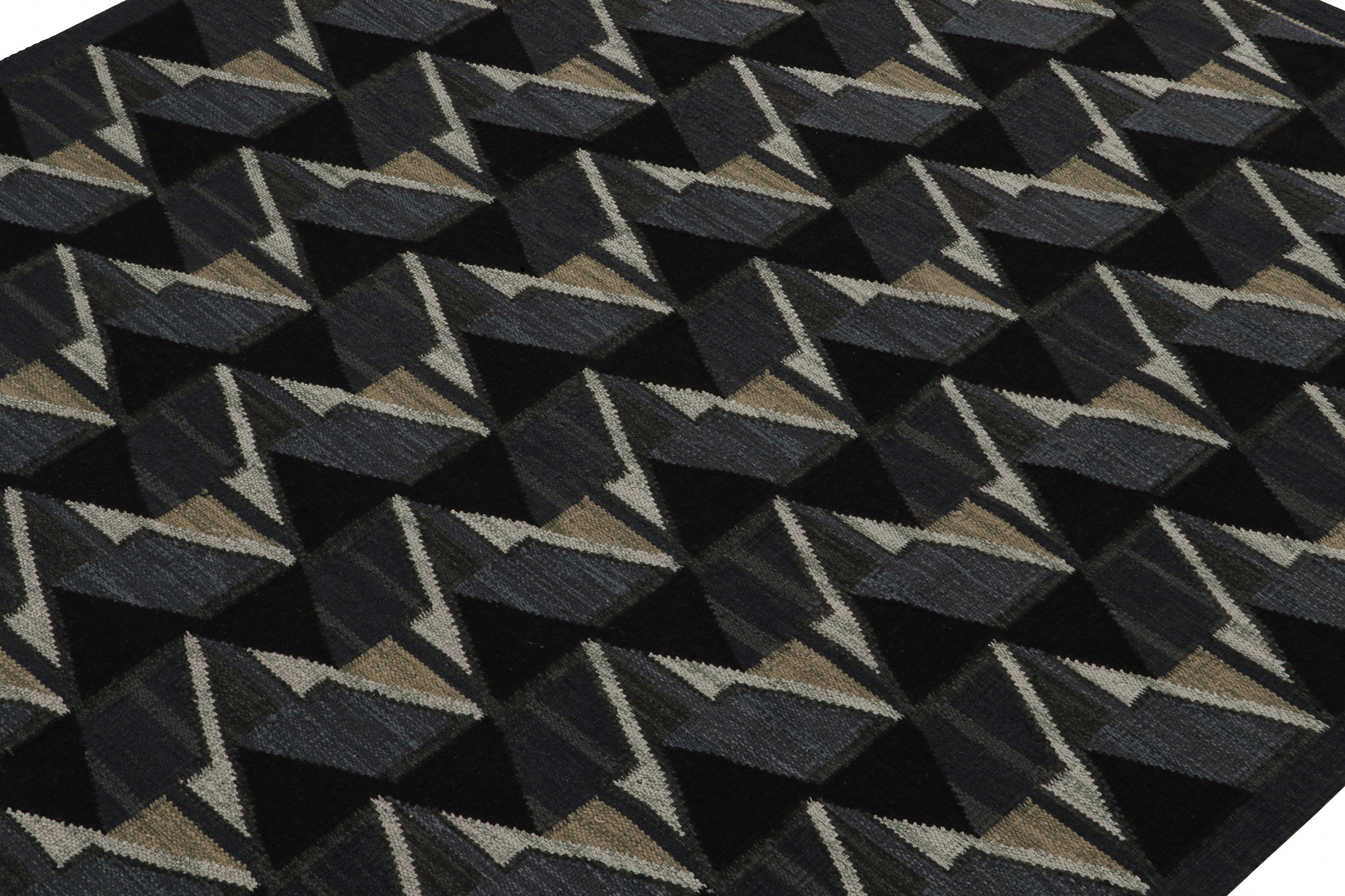 Rug & Kilim's skandinavischer Stil Kilim in Schwarz und Dunkelblau Geometrische Muster (Indisch) im Angebot