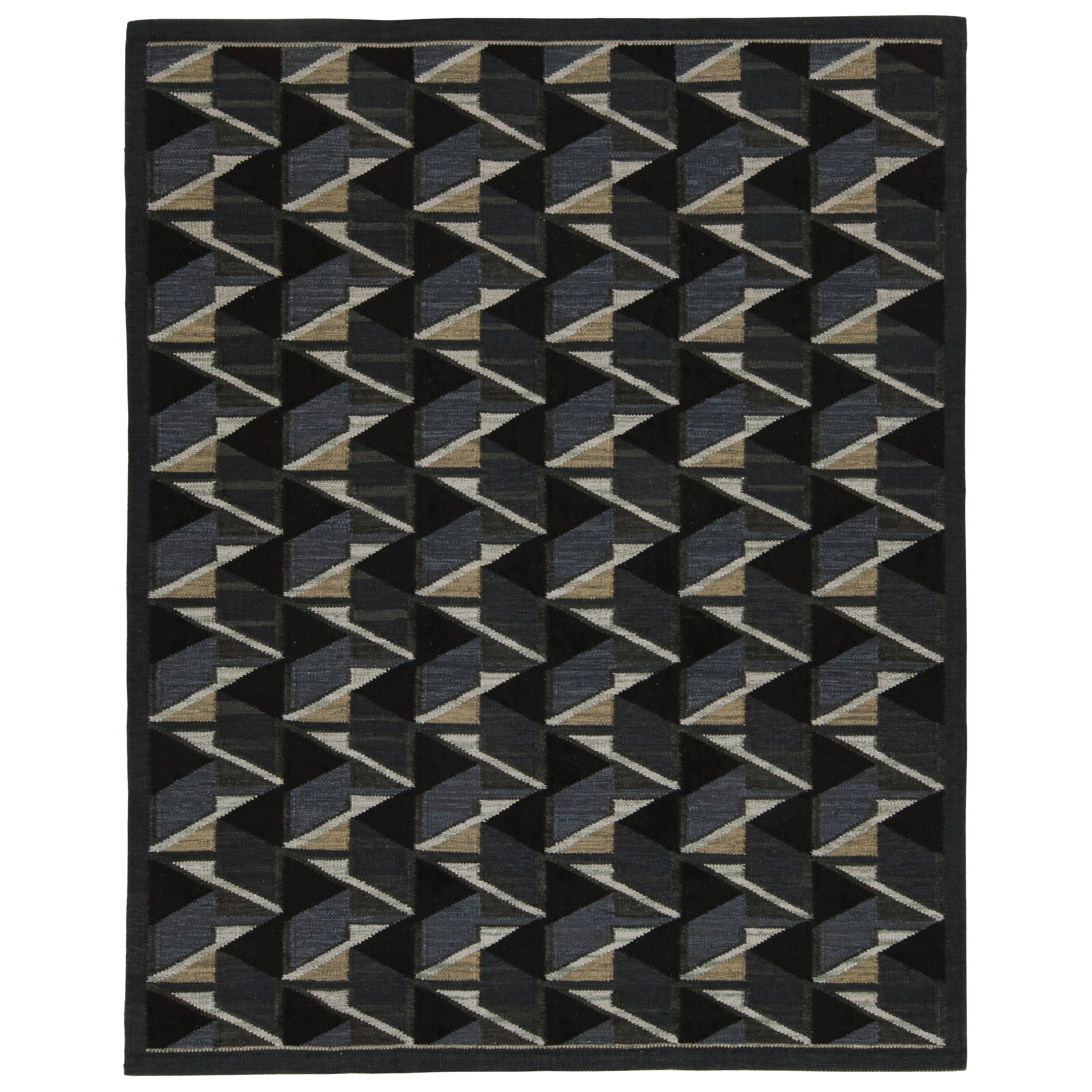 Rug & Kilim: Kilim in stile scandinavo con motivi geometrici neri e blu scuro