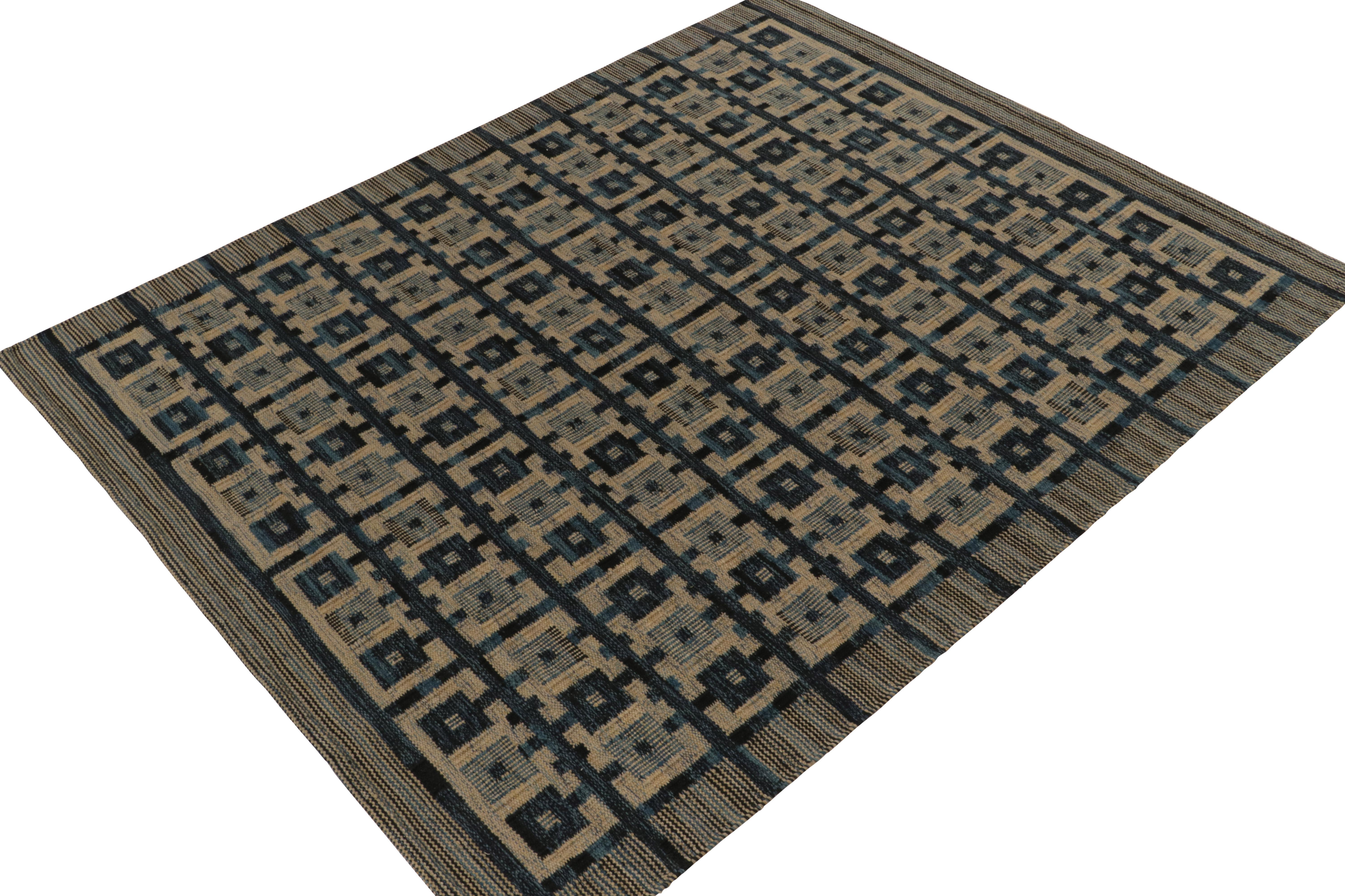 Un'elegante trama piatta della collezione Scandinavian Kilim di Rug & Kilim. Esemplificato in questa edizione 9x12, questo tappeto possiede una sensibilità testuale esemplare che si integra perfettamente con il motivo geometrico uniforme nelle