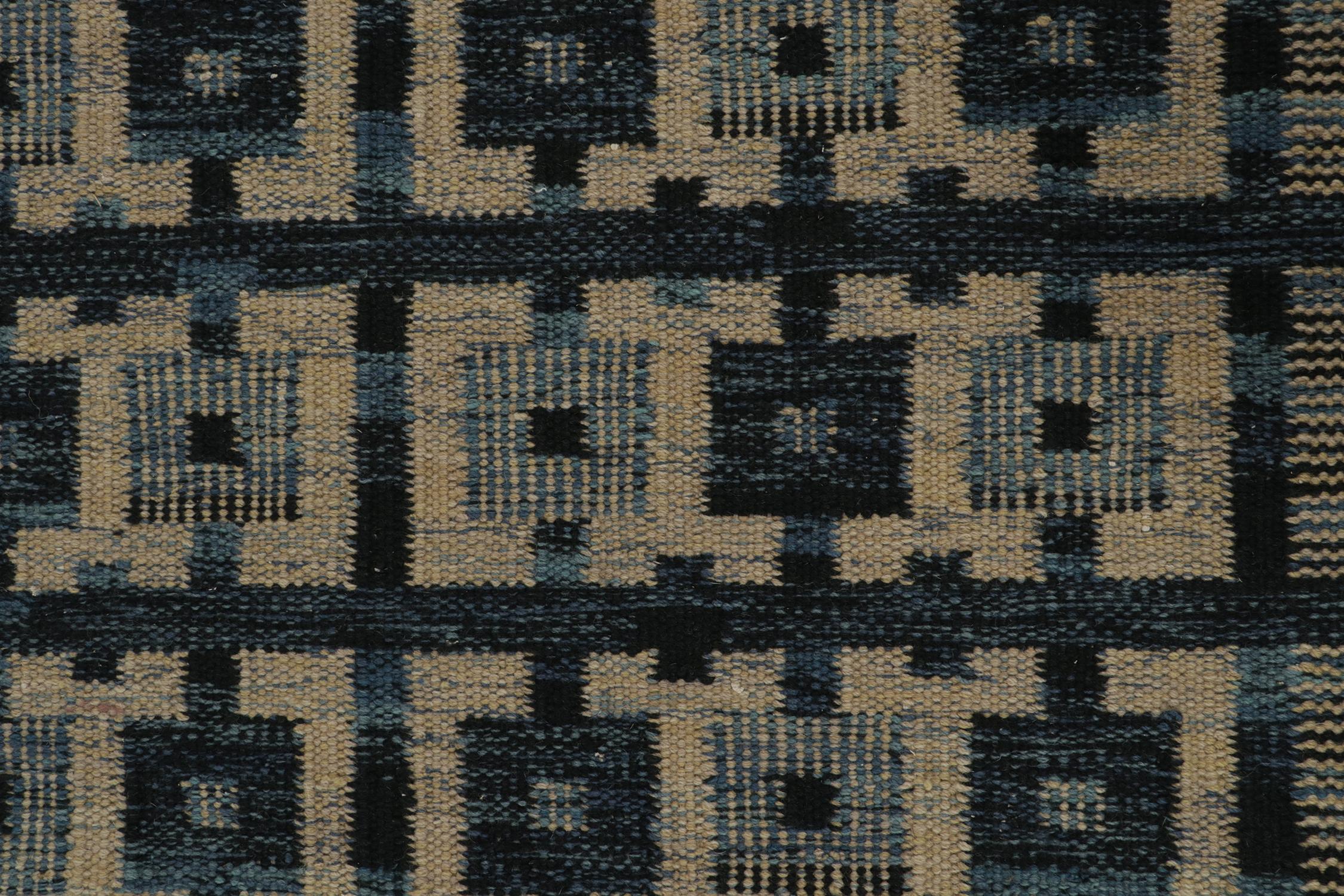 Rug & Kilim’s Scandinavian Style Kilim in Blue and Beige Geometric Pattern In New Condition For Sale In Long Island City, NY